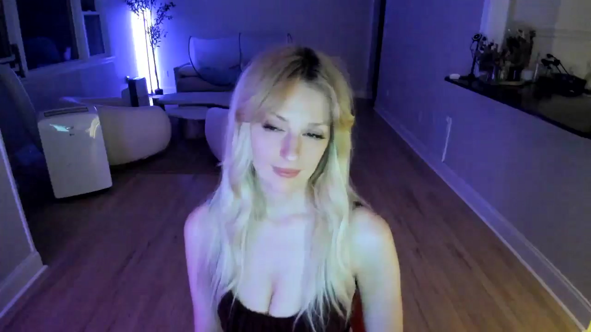 Gallery image thumbnail from Milk_Party's myfreecams stream on, 07/12/2025, 03:30 image 10 of 20