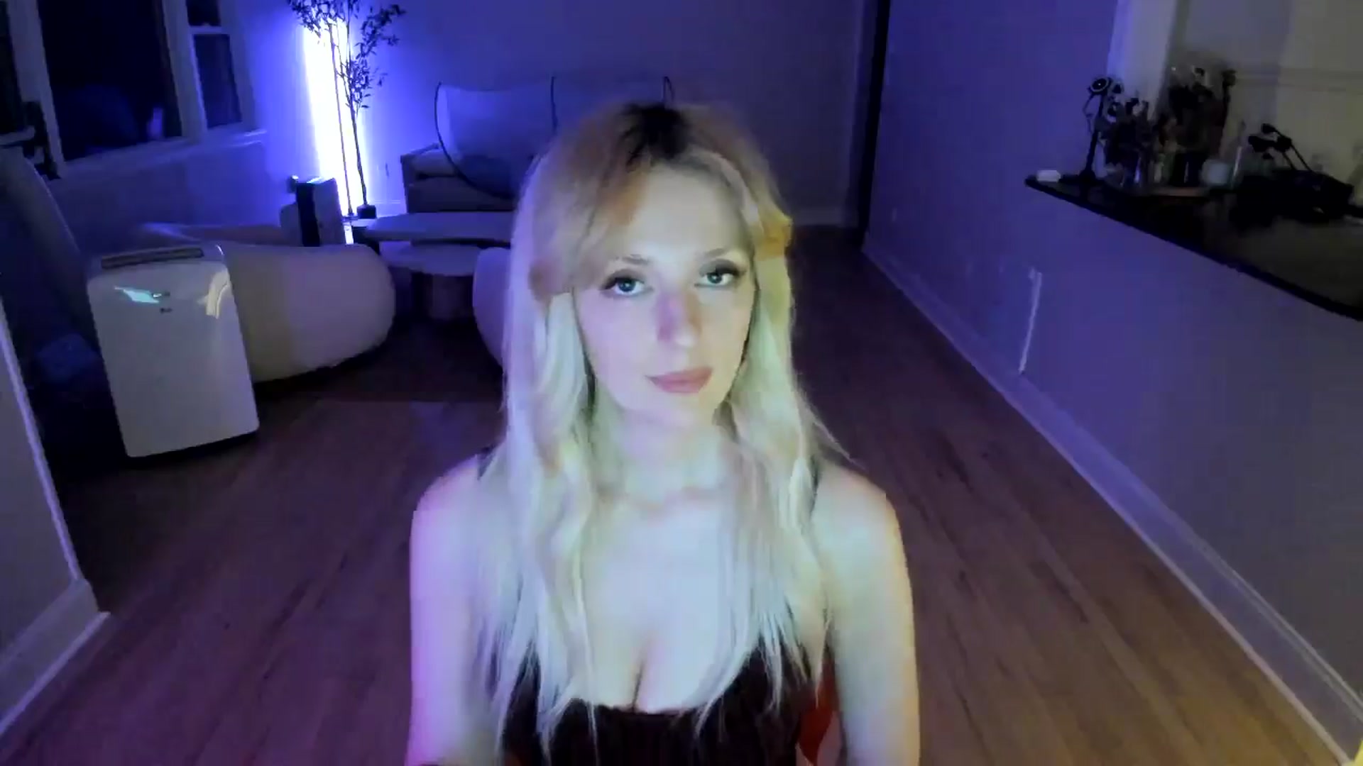 Gallery image thumbnail from Milk_Party's myfreecams stream on, 07/12/2025, 03:30 image 11 of 20