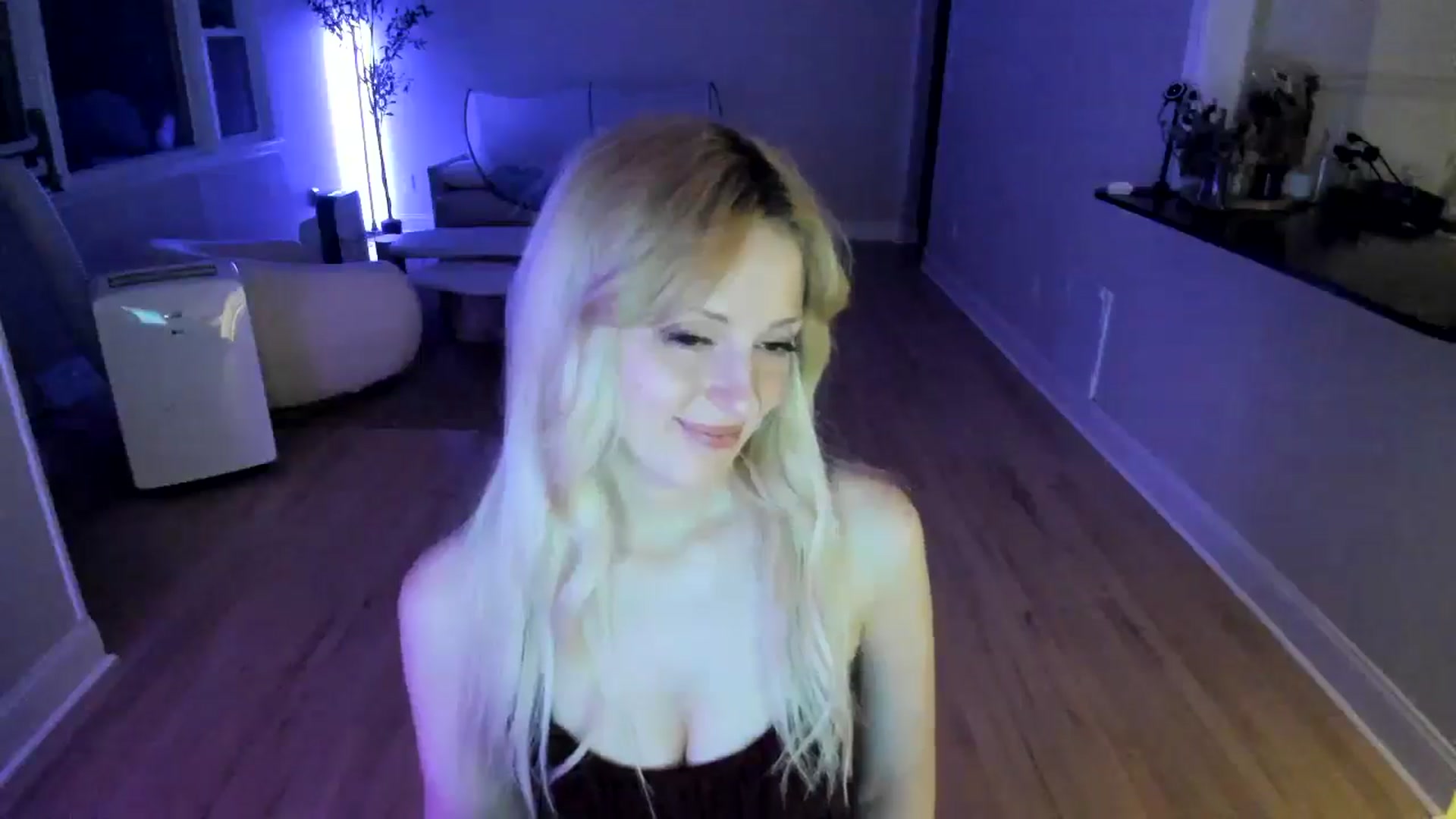 Gallery image thumbnail from Milk_Party's myfreecams stream on, 07/12/2025, 03:30 image 5 of 20