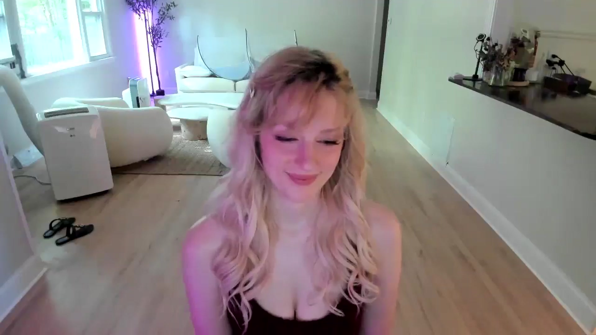 Gallery image thumbnail from Milk_Party's myfreecams stream on, 07/12/2025, 21:23 image 8 of 20