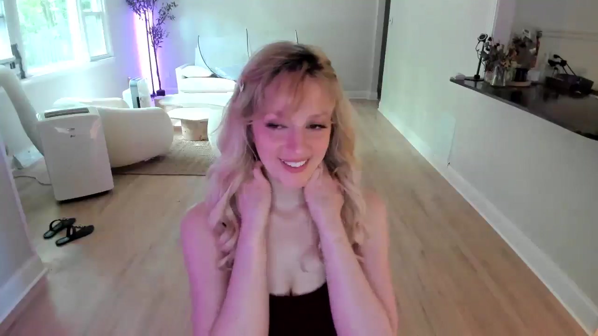 Gallery image thumbnail from Milk_Party's myfreecams stream on, 07/12/2025, 21:23 image 16 of 20