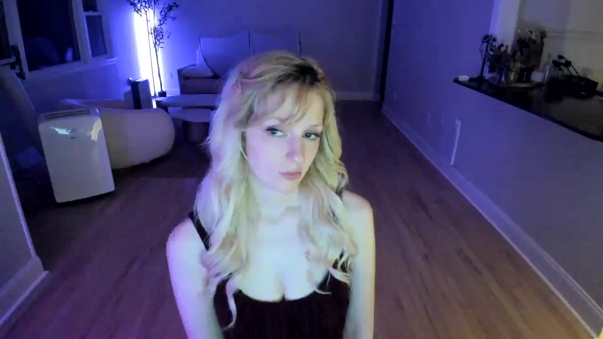 Gallery image thumbnail from Milk_Party's myfreecams stream on, 07/13/2025, 03:56 image 3 of 20