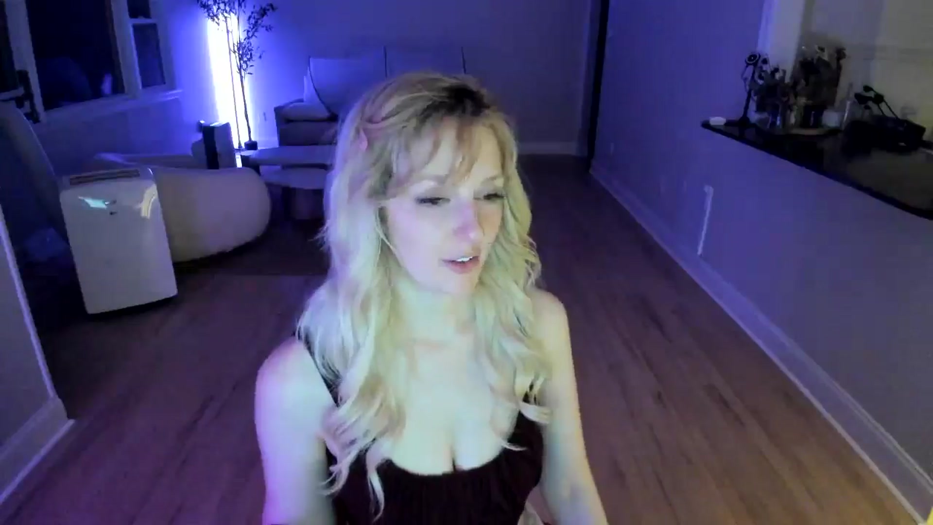 Gallery image thumbnail from Milk_Party's myfreecams stream on, 07/13/2025, 03:56 image 4 of 20