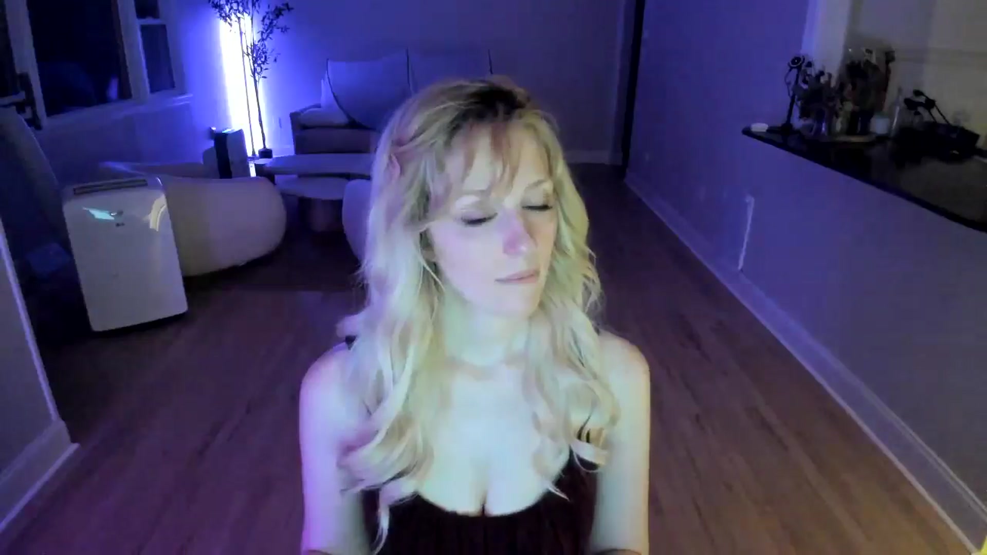 Gallery image thumbnail from Milk_Party's myfreecams stream on, 07/13/2025, 03:56 image 15 of 20