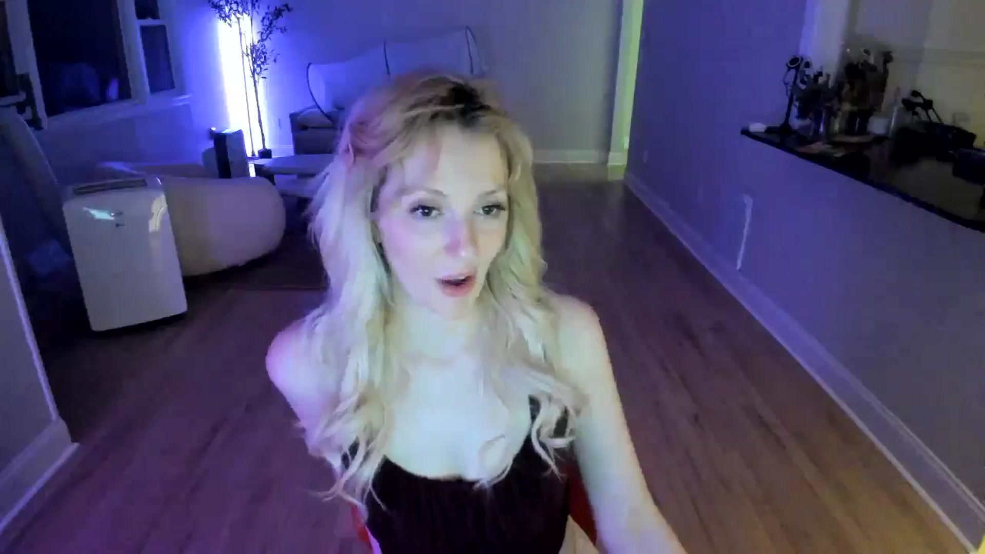 Gallery image thumbnail from Milk_Party's myfreecams stream on, 07/14/2025, 05:01 image 3 of 20