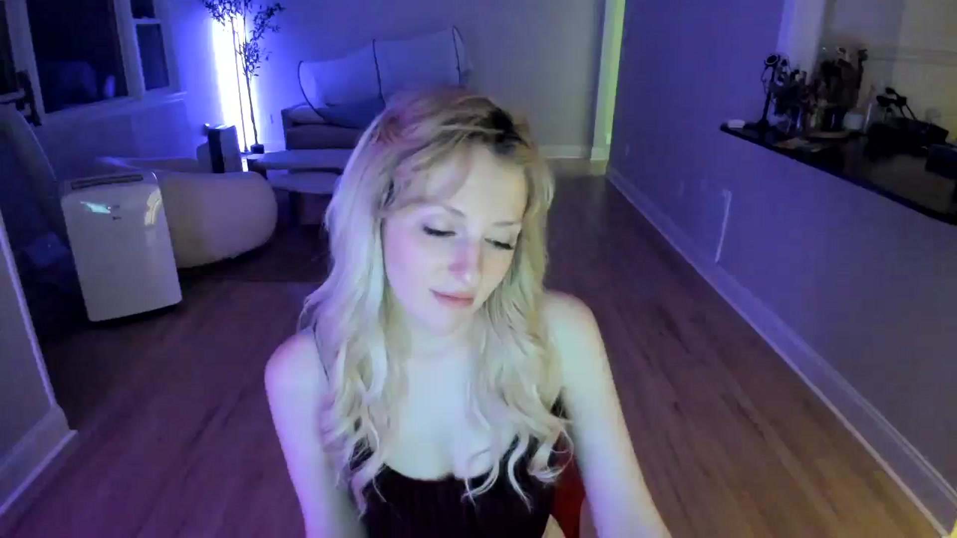 Gallery image thumbnail from Milk_Party's myfreecams stream on, 07/14/2025, 05:01 image 6 of 20