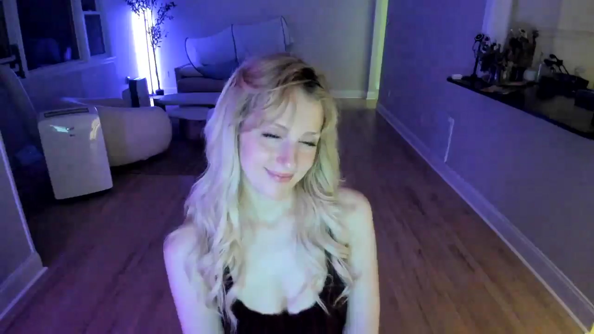 Gallery image thumbnail from Milk_Party's myfreecams stream on, 07/14/2025, 06:03 image 4 of 20