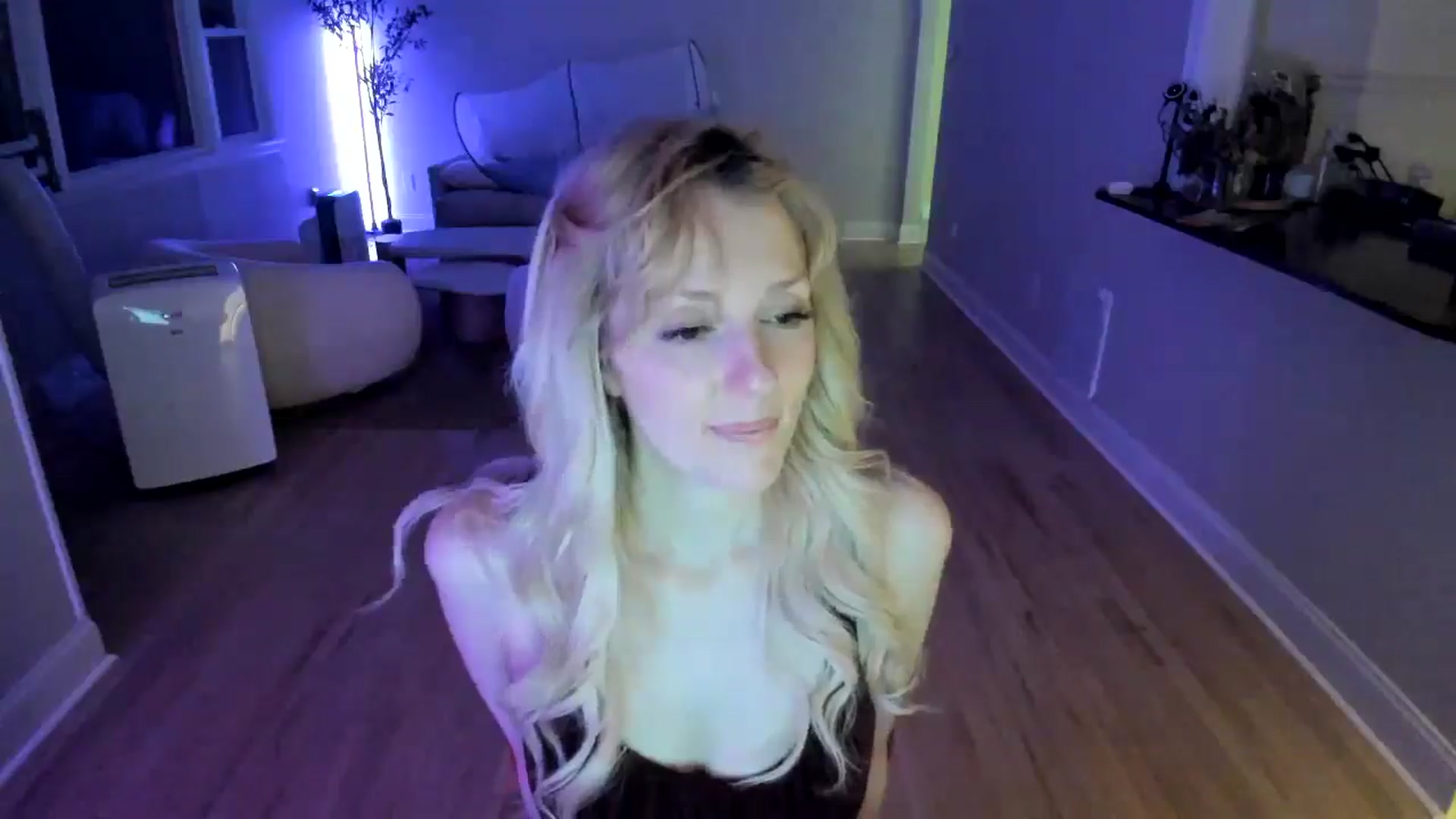 Gallery image thumbnail from Milk_Party's myfreecams stream on, 07/14/2025, 06:03 image 11 of 20