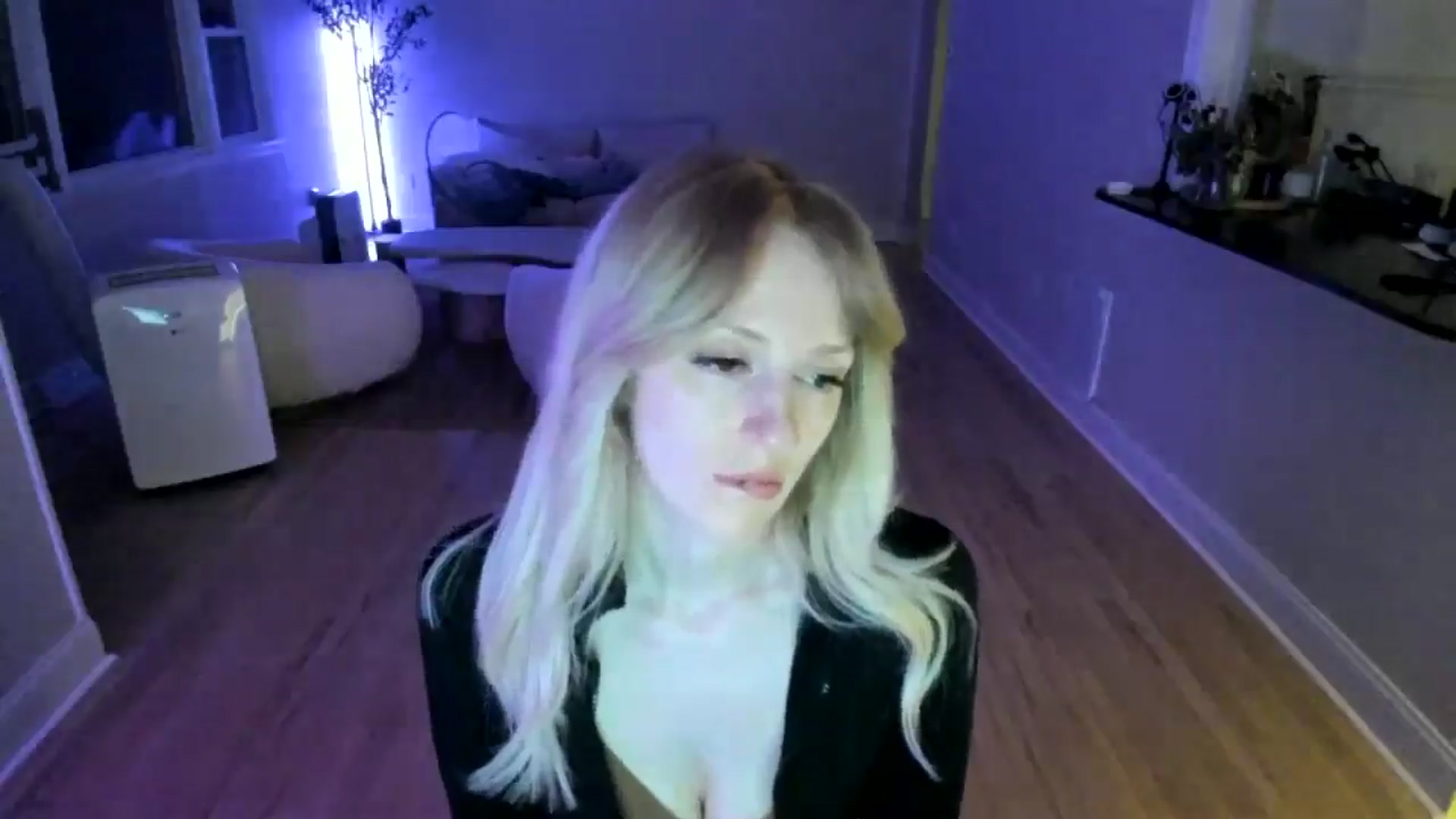 Gallery image thumbnail from Milk_Party's myfreecams stream on, 07/16/2025, 03:04 image 6 of 20