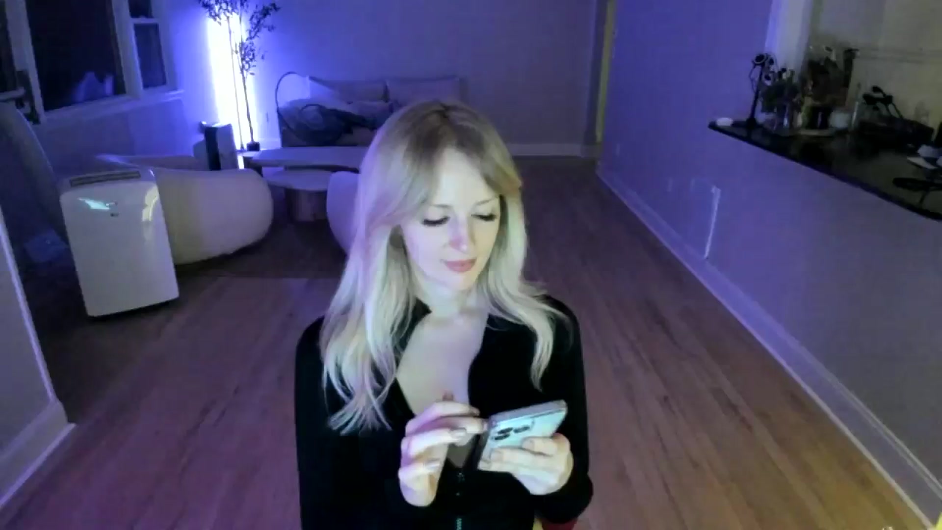 Gallery image thumbnail from Milk_Party's myfreecams stream on, 07/16/2025, 03:04 image 16 of 20