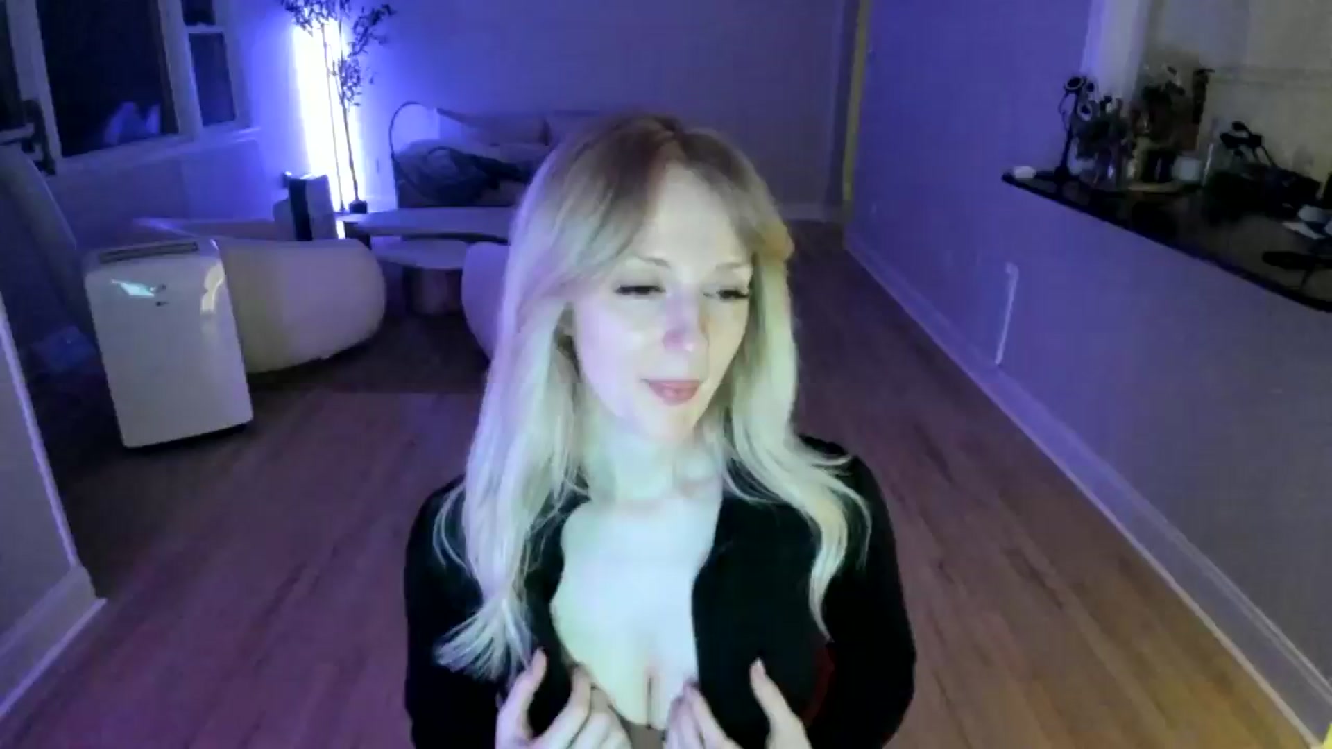Gallery image thumbnail from Milk_Party's myfreecams stream on, 07/16/2025, 03:04 image 5 of 20