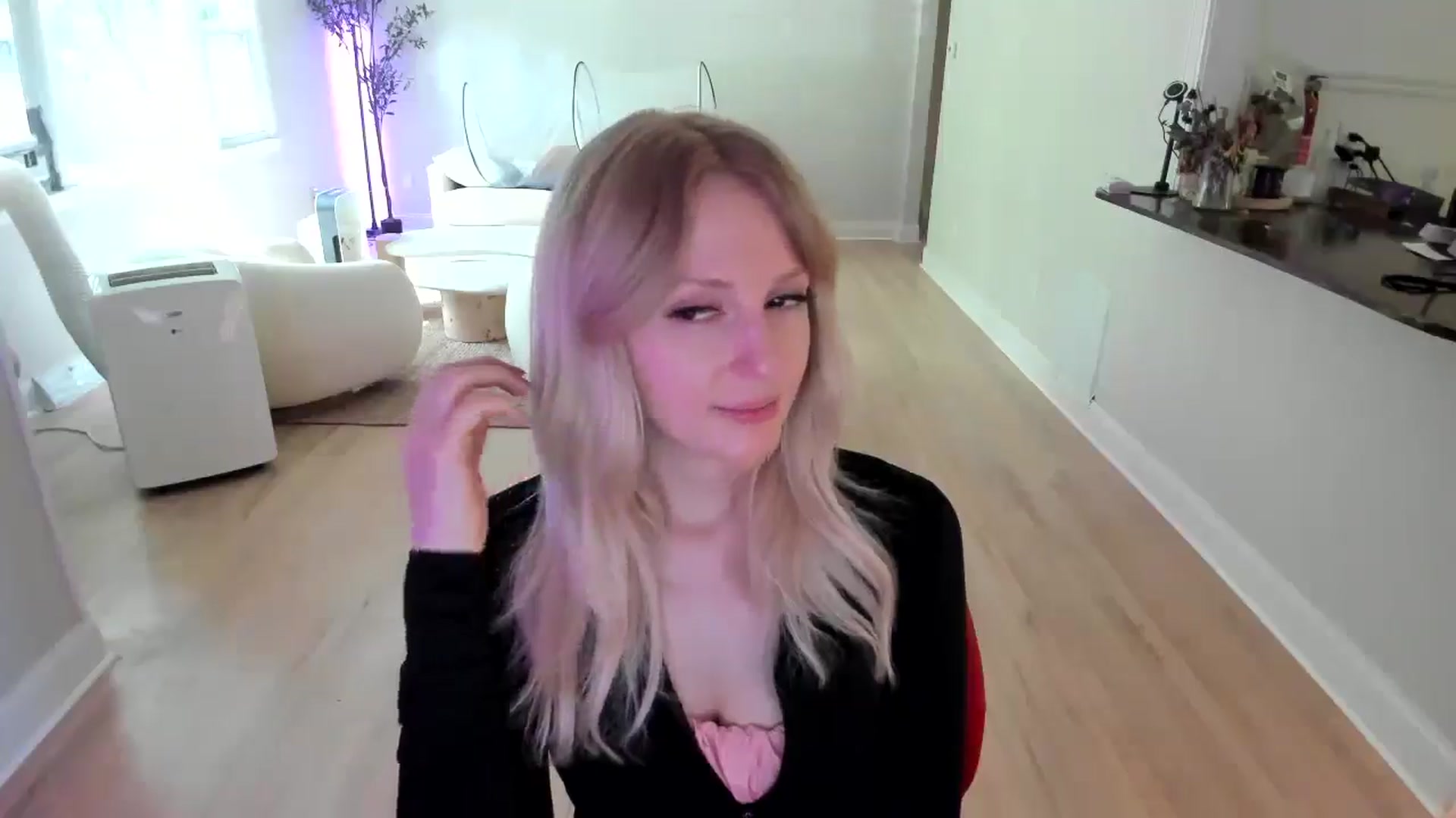 Gallery image thumbnail from Milk_Party's myfreecams stream on, 07/16/2025, 20:16 image 17 of 20