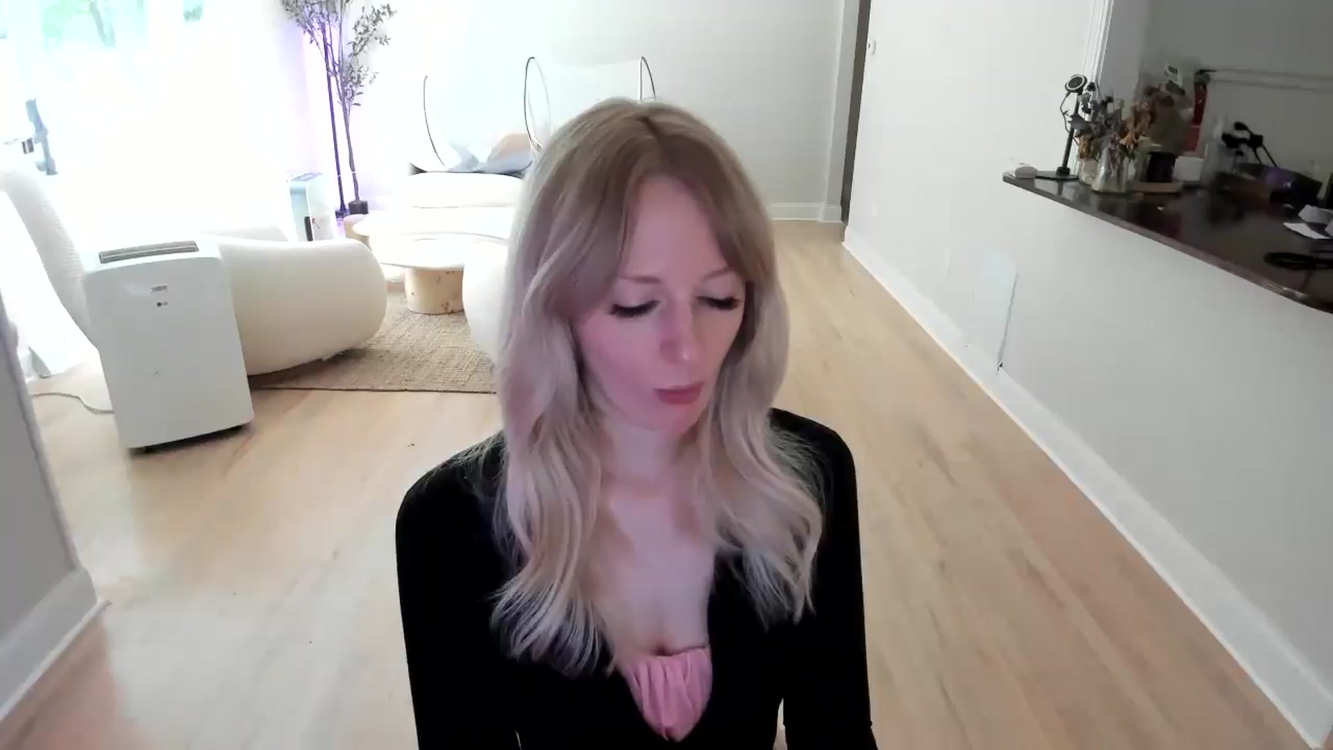 Gallery image thumbnail from Milk_Party's myfreecams stream on, 07/16/2025, 20:16 image 10 of 20