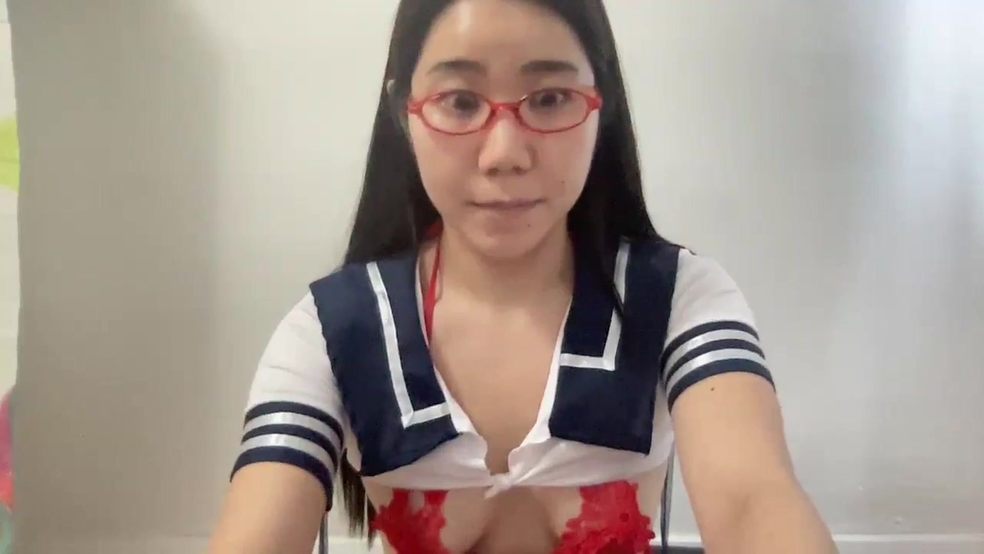 Gallery image thumbnail from Milknuts's myfreecams stream on, 12/31/2024, 20:21 image 18 of 20