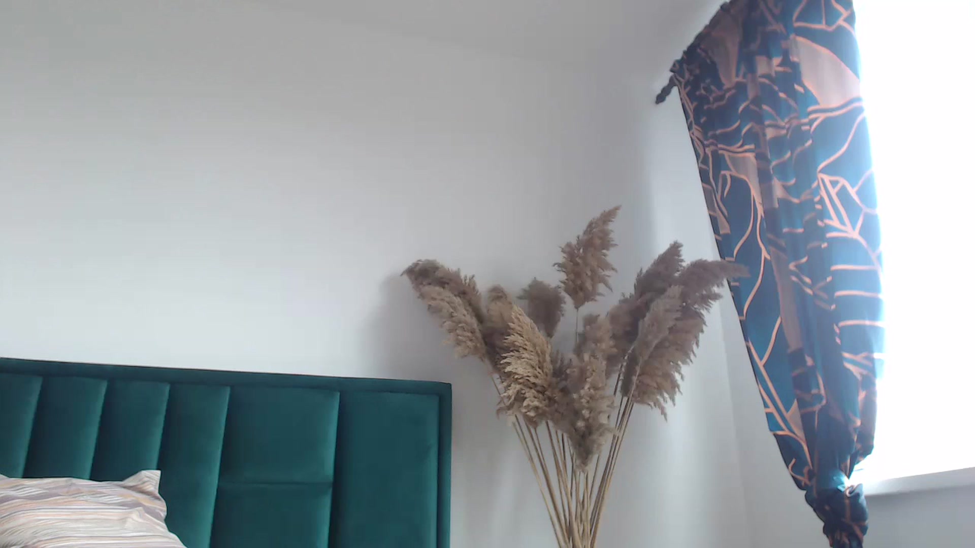 Gallery image thumbnail from Milkshake91's myfreecams stream on, 03/13/2024, 09:25 image 11 of 20