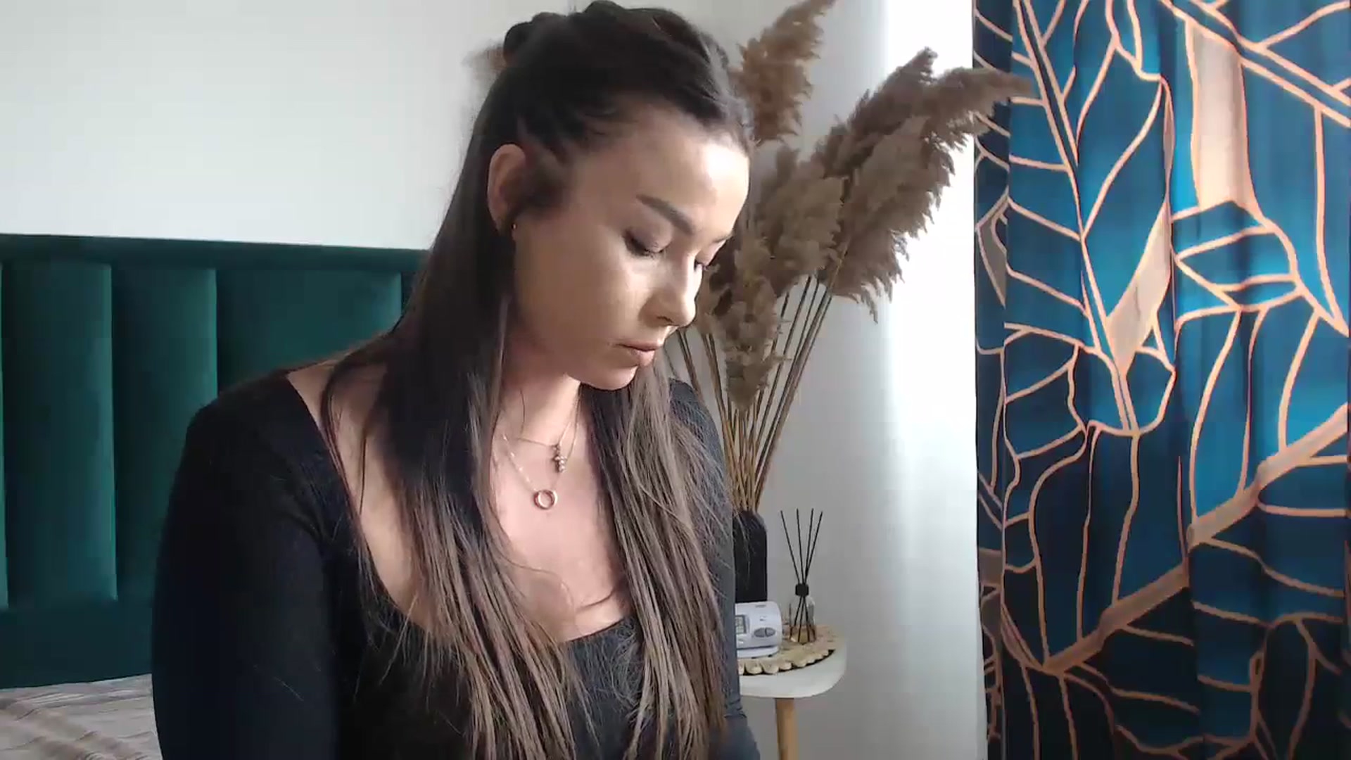 Gallery image thumbnail from Milkshake91's myfreecams stream on, 03/25/2024, 13:45 image 14 of 20