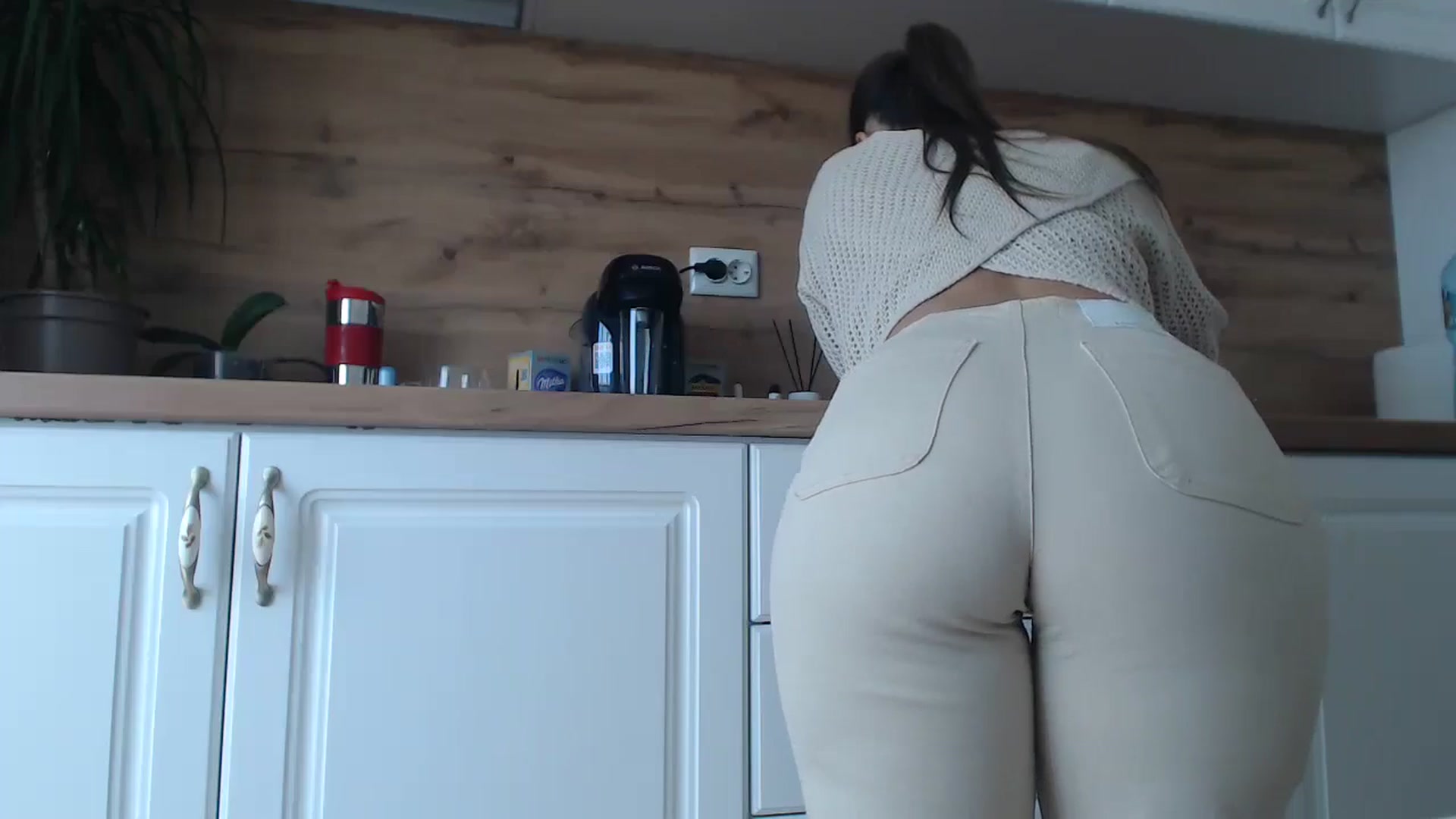 Gallery image thumbnail from Milkshake91's myfreecams stream on, 10/16/2024, 11:29 image 10 of 20