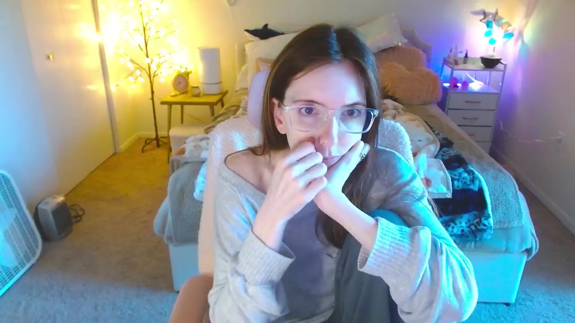 Gallery image thumbnail from Milky_Mae's myfreecams stream on, 10/19/2024, 16:59 image 17 of 20