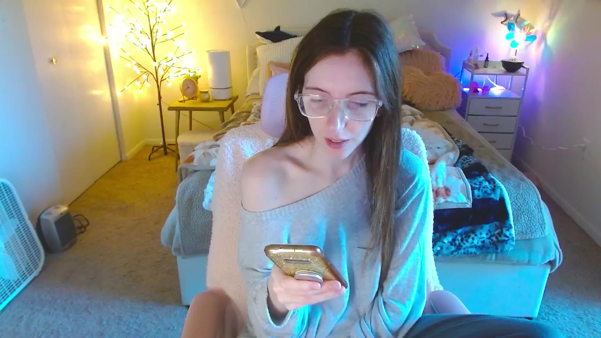 Gallery image thumbnail from Milky_Mae's myfreecams stream on, 10/19/2024, 16:59 image 20 of 20