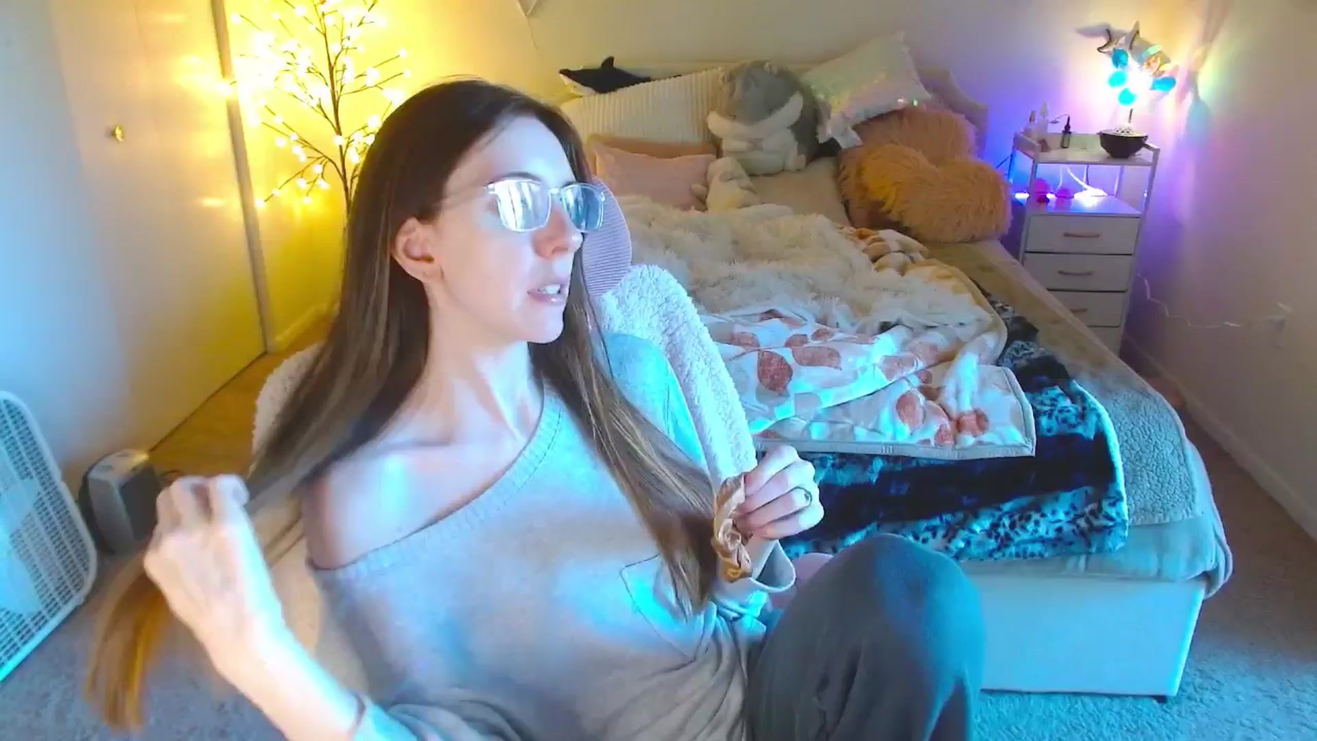Gallery image thumbnail from Milky_Mae's myfreecams stream on, 10/19/2024, 16:59 image 11 of 20