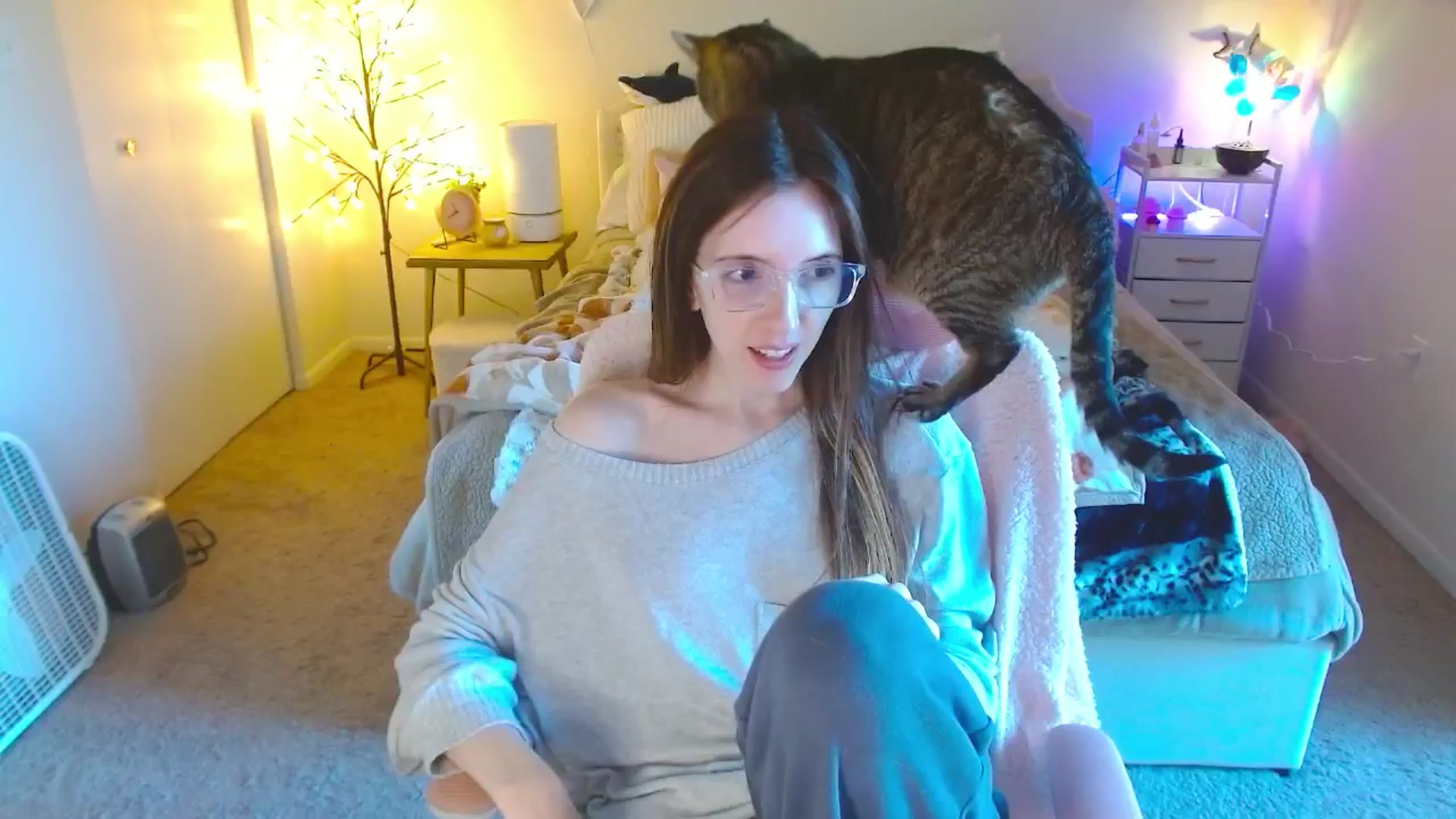 Gallery image thumbnail from Milky_Mae's myfreecams stream on, 10/19/2024, 16:59 image 14 of 20