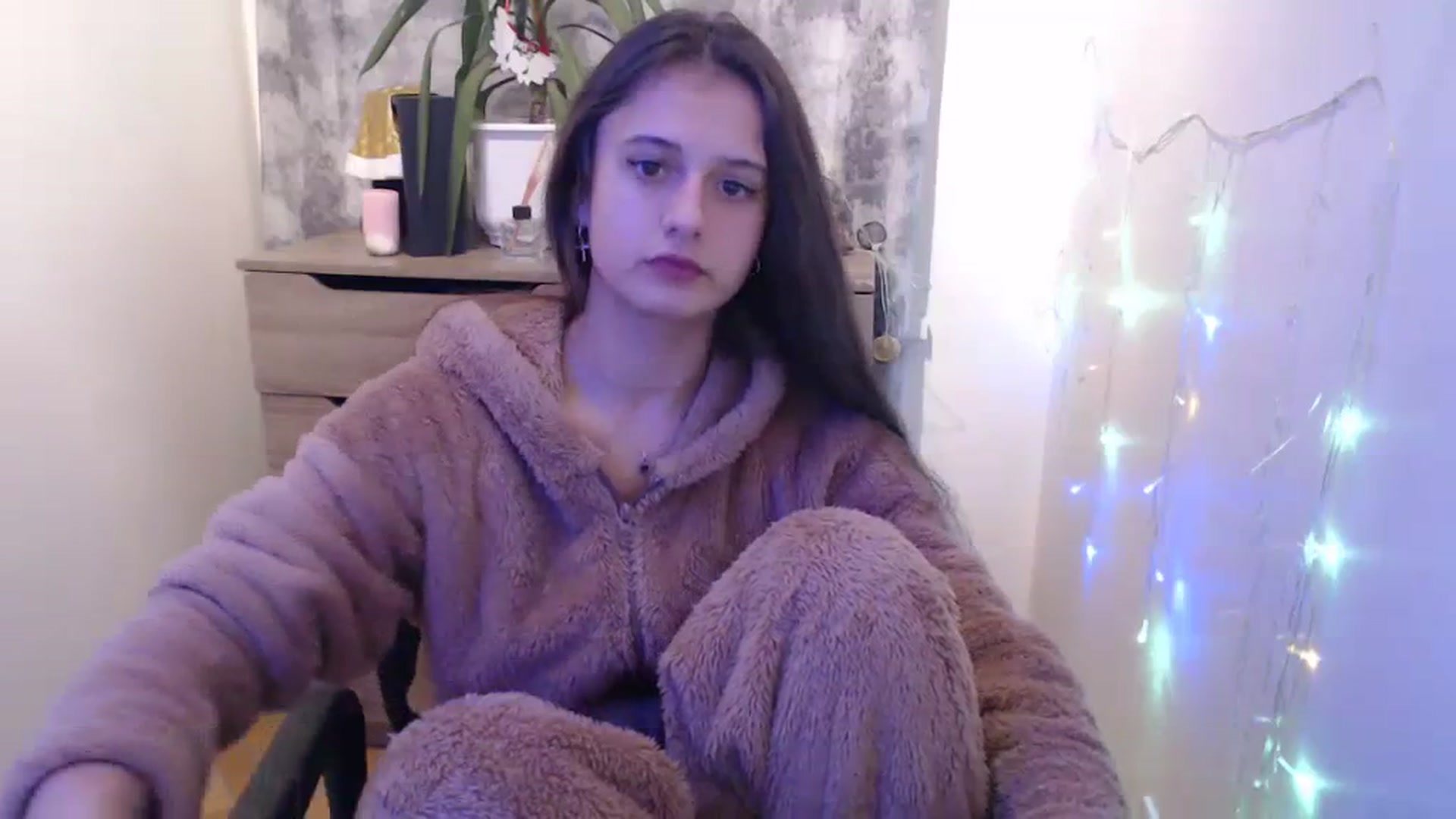 Gallery image thumbnail from Milky_bunny_'s myfreecams stream on, 12/25/2023, 18:57 image 8 of 20