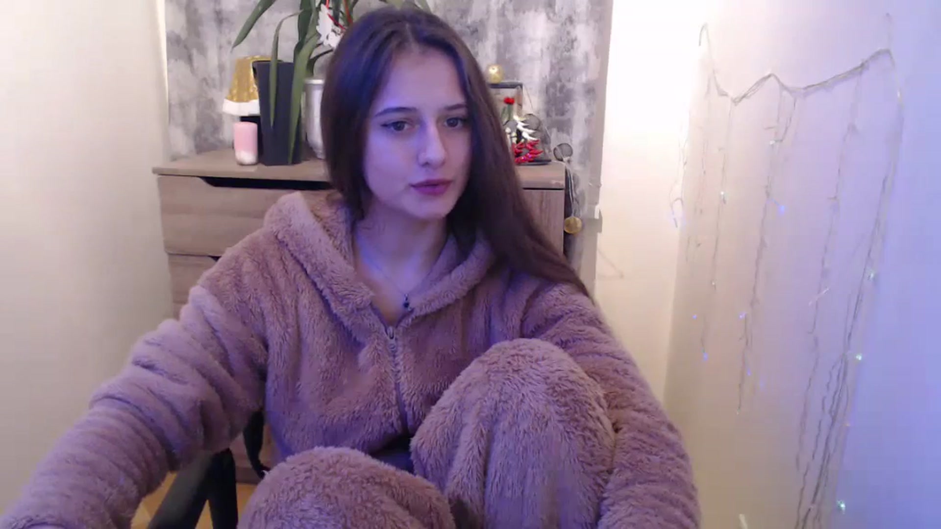 Gallery image thumbnail from Milky_bunny_'s myfreecams stream on, 12/25/2023, 18:57 image 10 of 20