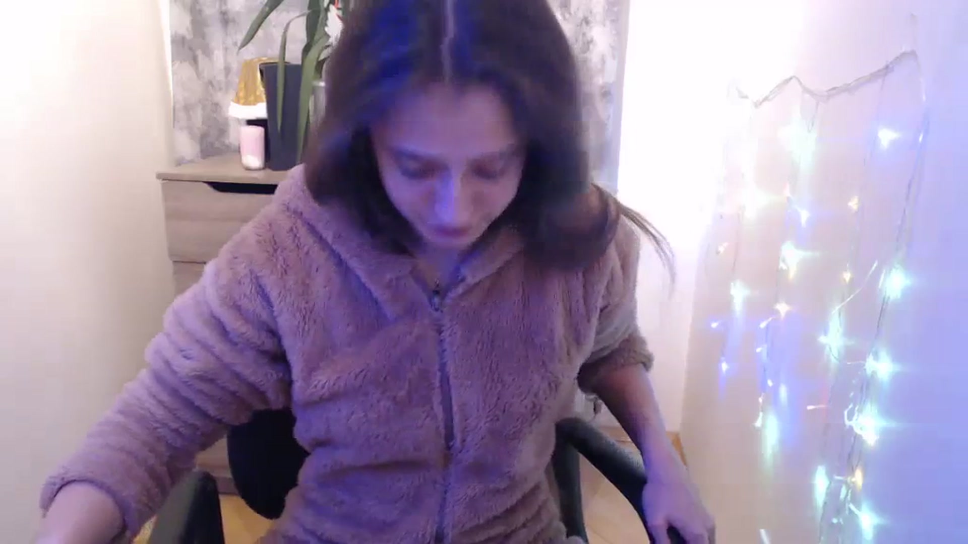Gallery image thumbnail from Milky_bunny_'s myfreecams stream on, 12/25/2023, 18:57 image 12 of 20