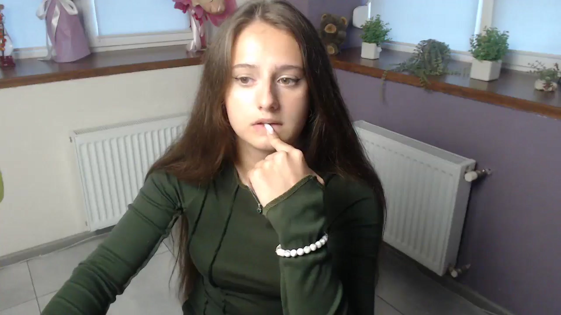 Gallery image thumbnail from Milky_bunny_'s myfreecams stream on, 08/05/2024, 17:35 image 15 of 20