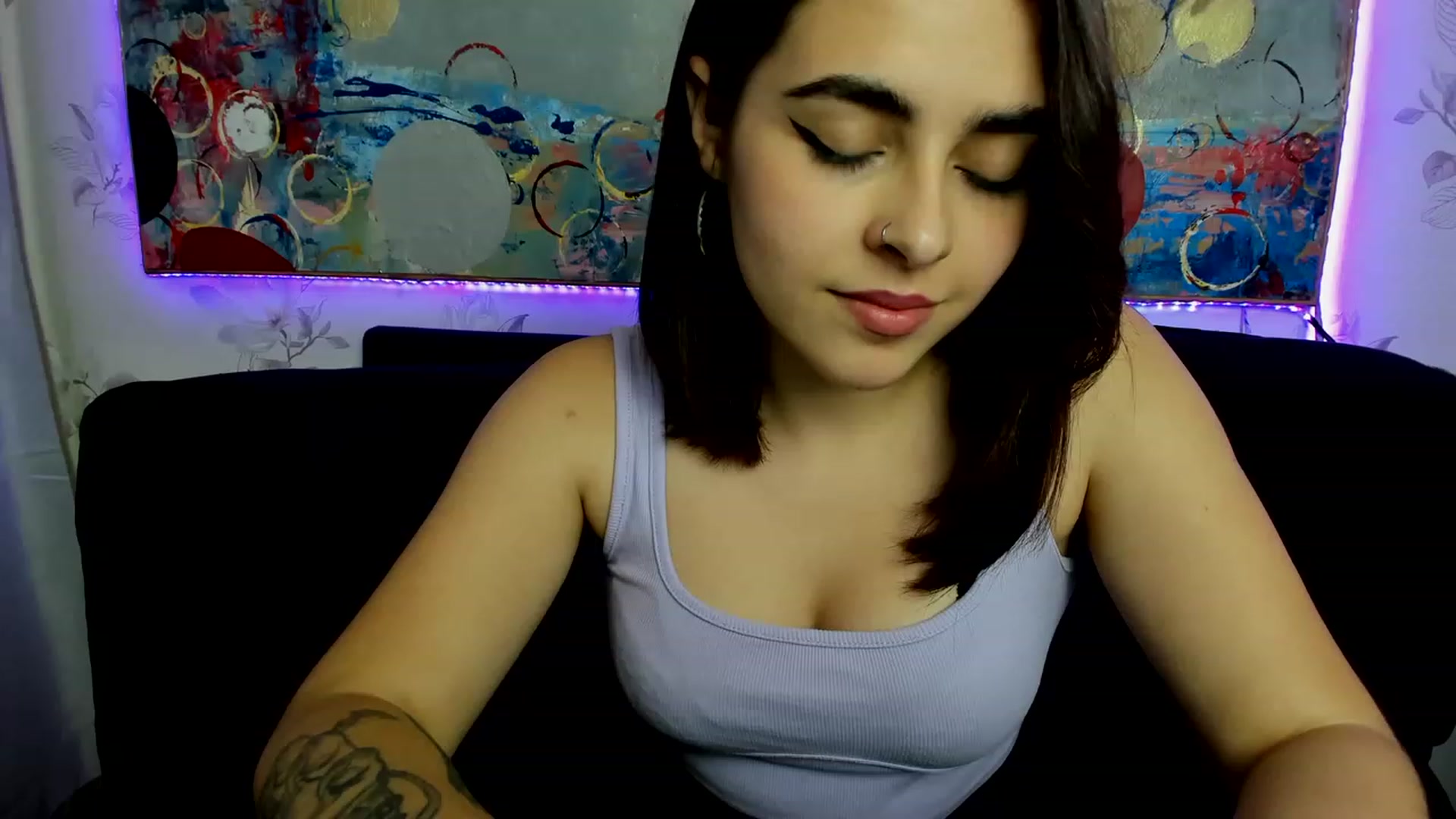 Gallery image thumbnail from MillaGold's myfreecams stream on, 12/09/2022, 17:43 image 15 of 20