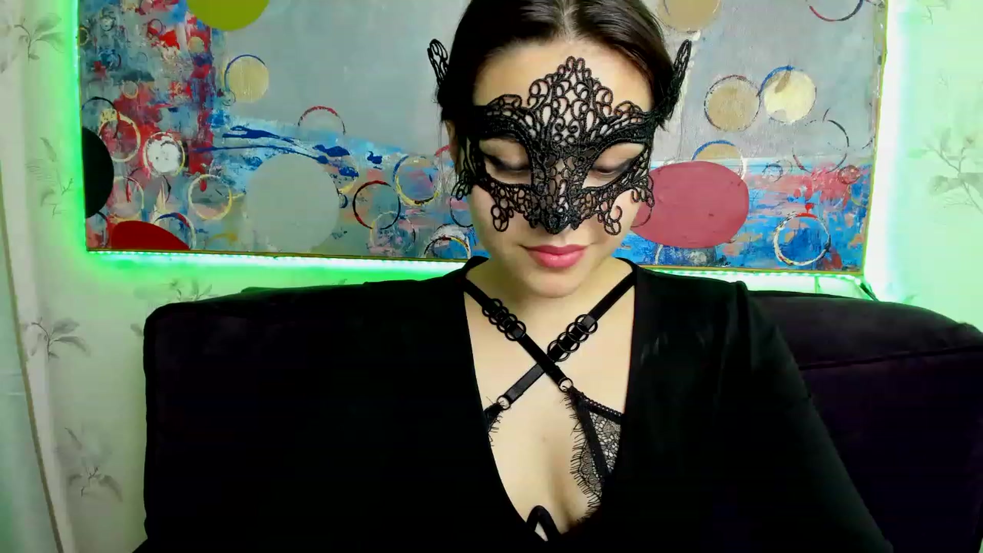 Gallery image thumbnail from MillaGold's myfreecams stream on, 12/10/2022, 17:05 image 4 of 20
