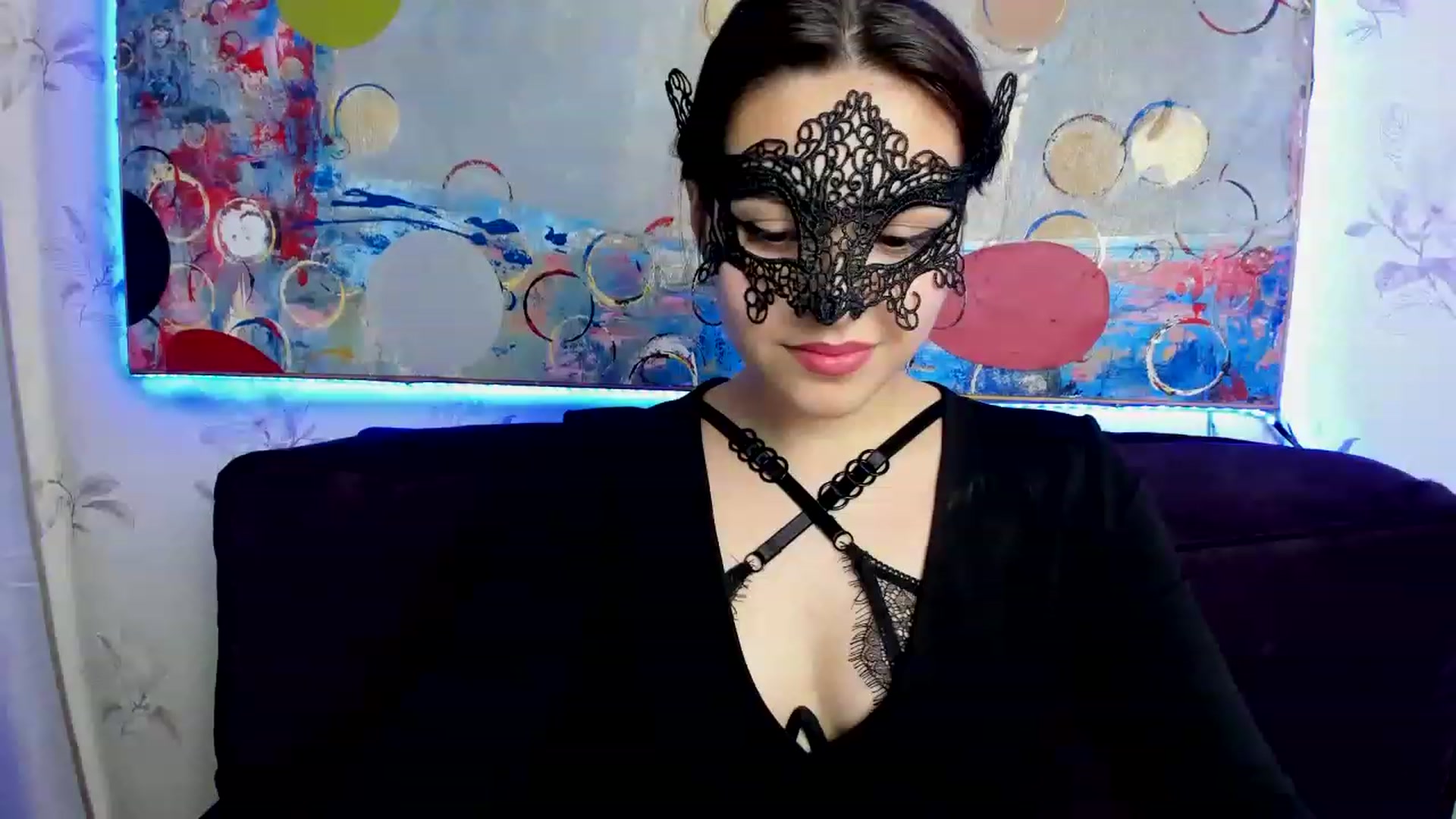 Gallery image thumbnail from MillaGold's myfreecams stream on, 12/10/2022, 17:05 image 7 of 20