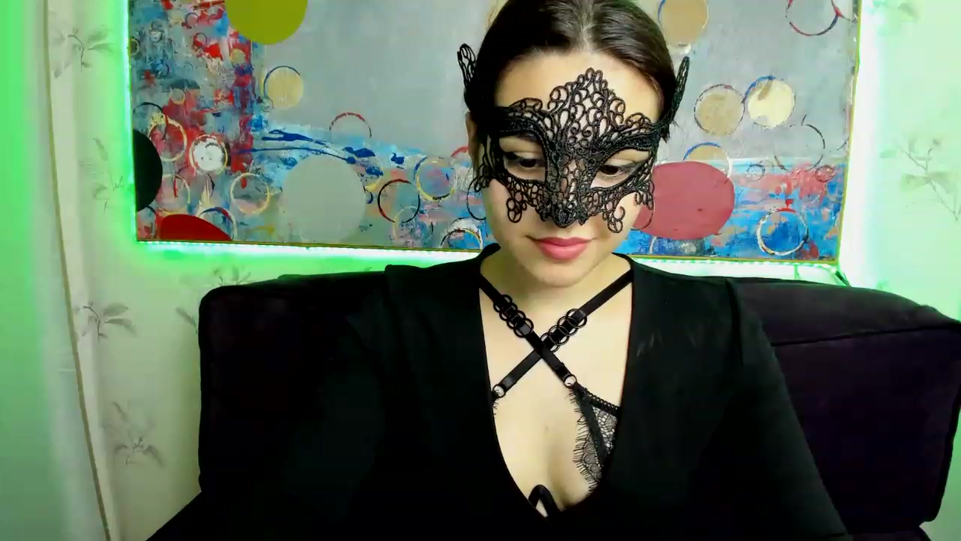 Gallery image thumbnail from MillaGold's myfreecams stream on, 12/10/2022, 17:54 image 7 of 20