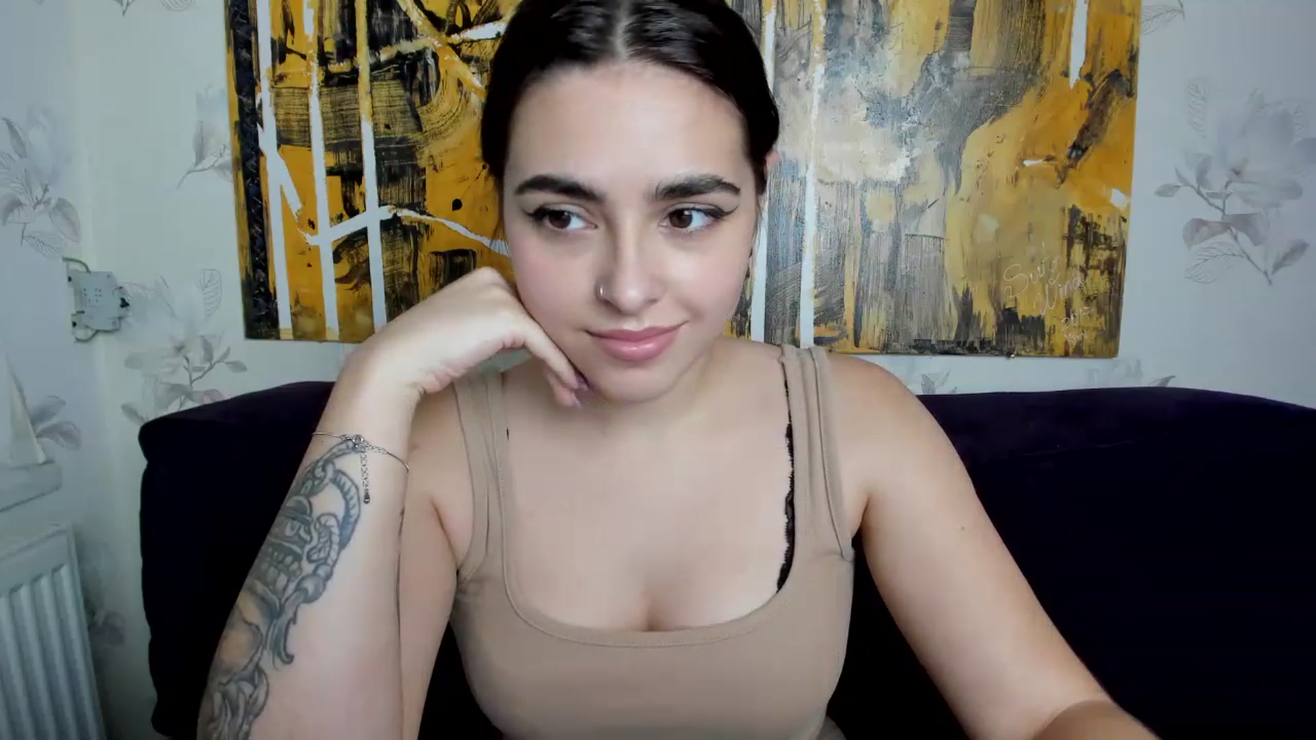 Gallery image thumbnail from MillaGold's myfreecams stream on, 12/11/2022, 12:19 image 17 of 20