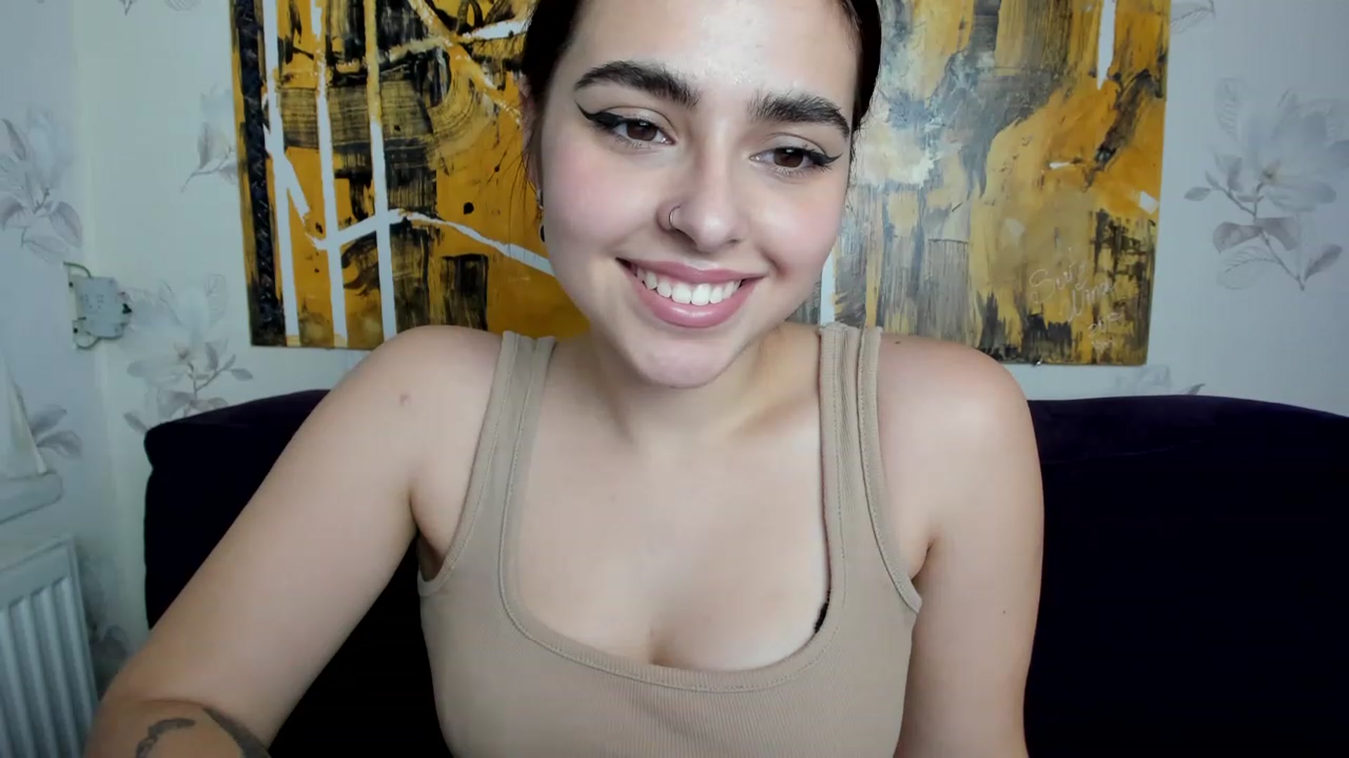 Gallery image thumbnail from MillaGold's myfreecams stream on, 12/11/2022, 12:19 image 20 of 20