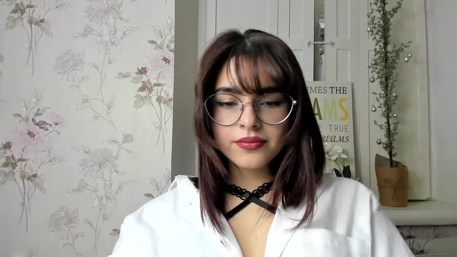 Gallery image thumbnail from MillaGold's myfreecams stream on, 12/15/2022, 09:30 image 20 of 20