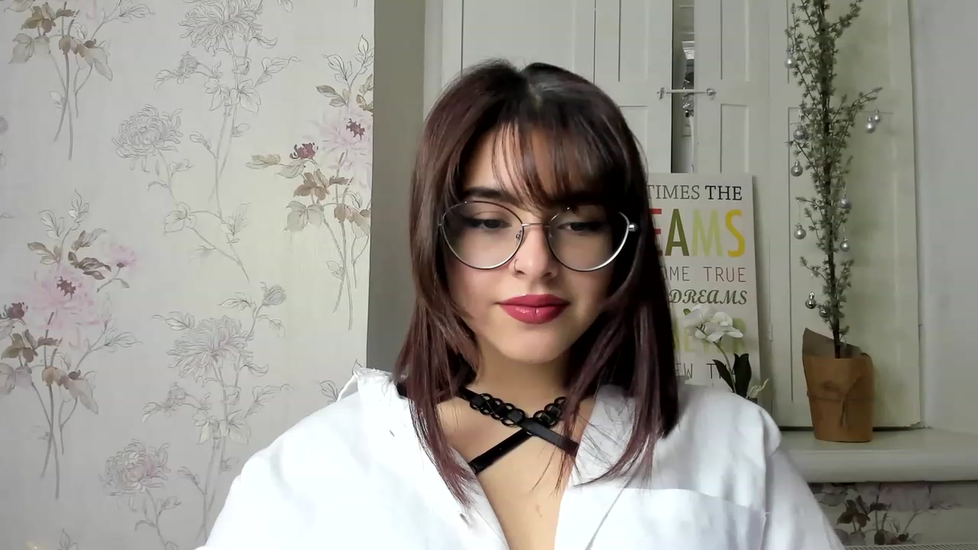 Gallery image thumbnail from MillaGold's myfreecams stream on, 12/15/2022, 09:30 image 13 of 20