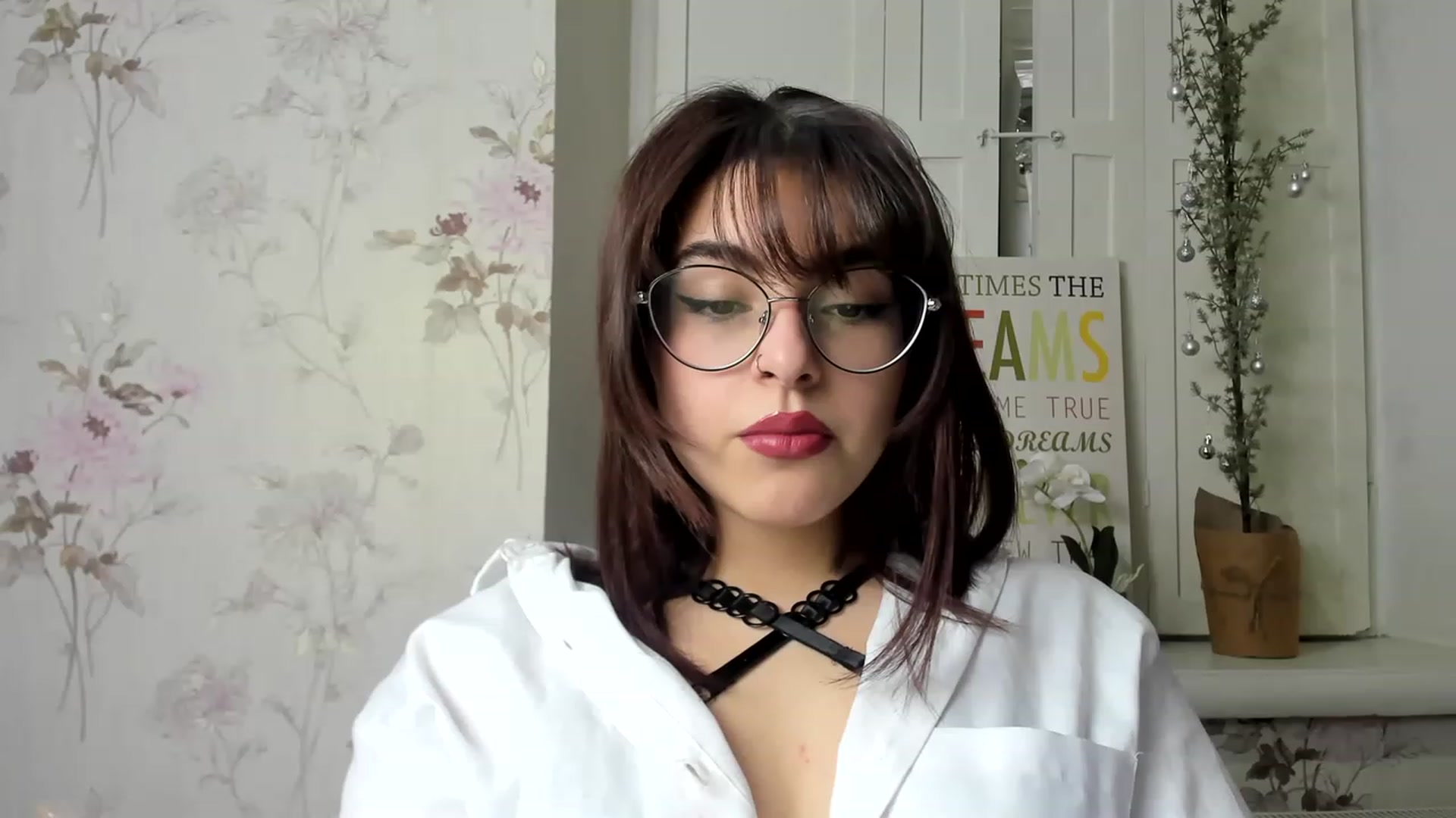 Gallery image thumbnail from MillaGold's myfreecams stream on, 12/15/2022, 09:30 image 2 of 20