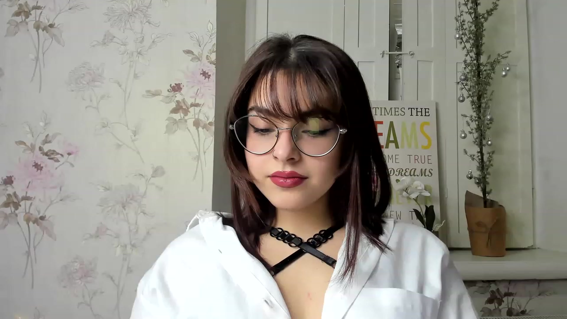 Gallery image thumbnail from MillaGold's myfreecams stream on, 12/15/2022, 09:30 image 1 of 20