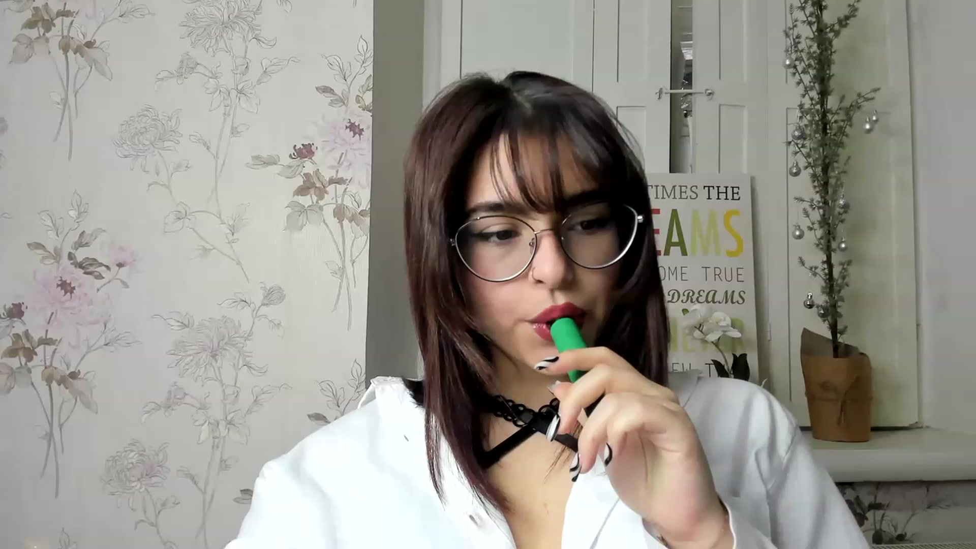 Gallery image thumbnail from MillaGold's myfreecams stream on, 12/15/2022, 09:30 image 19 of 20