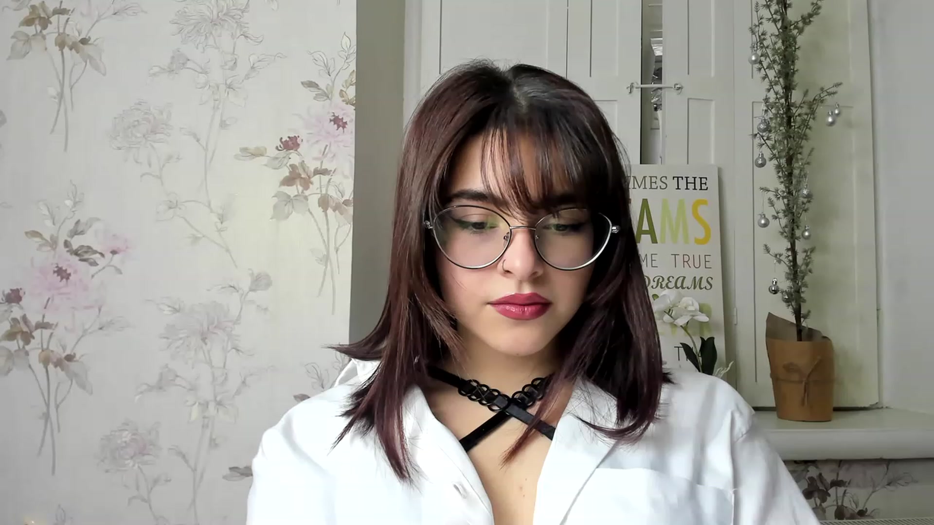 Gallery image thumbnail from MillaGold's myfreecams stream on, 12/15/2022, 09:30 image 15 of 20