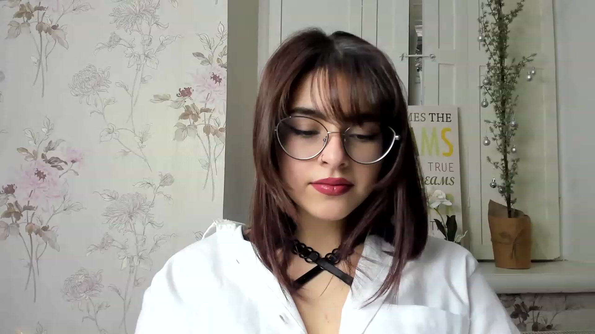 Gallery image thumbnail from MillaGold's myfreecams stream on, 12/15/2022, 09:30 image 10 of 20