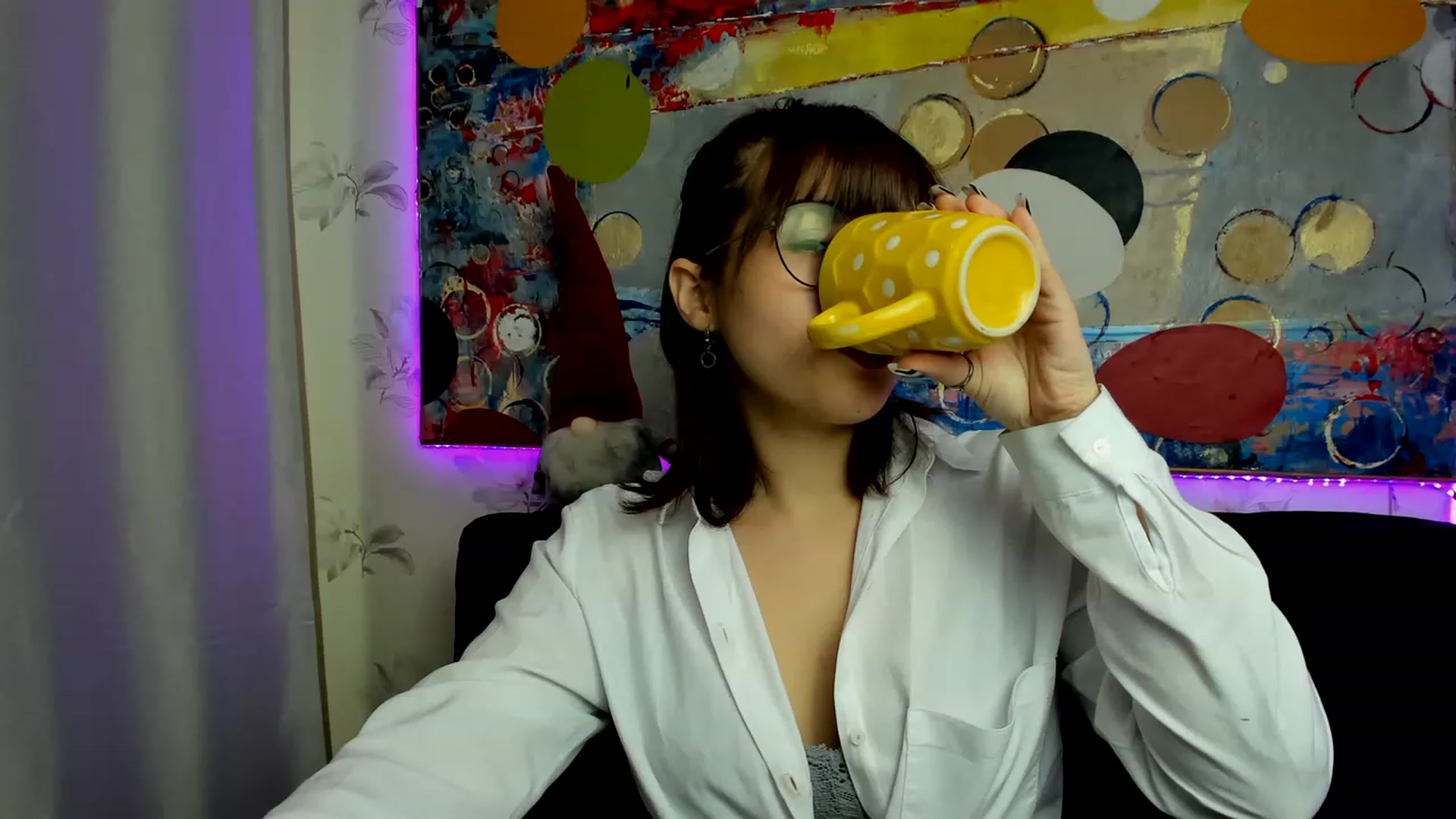 Gallery image thumbnail from MillaGold's myfreecams stream on, 12/17/2022, 14:03 image 10 of 20