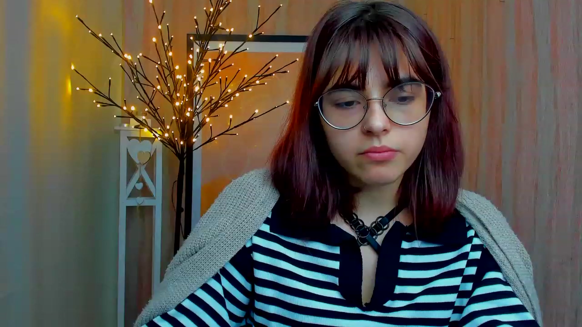 Gallery image thumbnail from MillaGold's myfreecams stream on, 12/24/2022, 10:32 image 17 of 20
