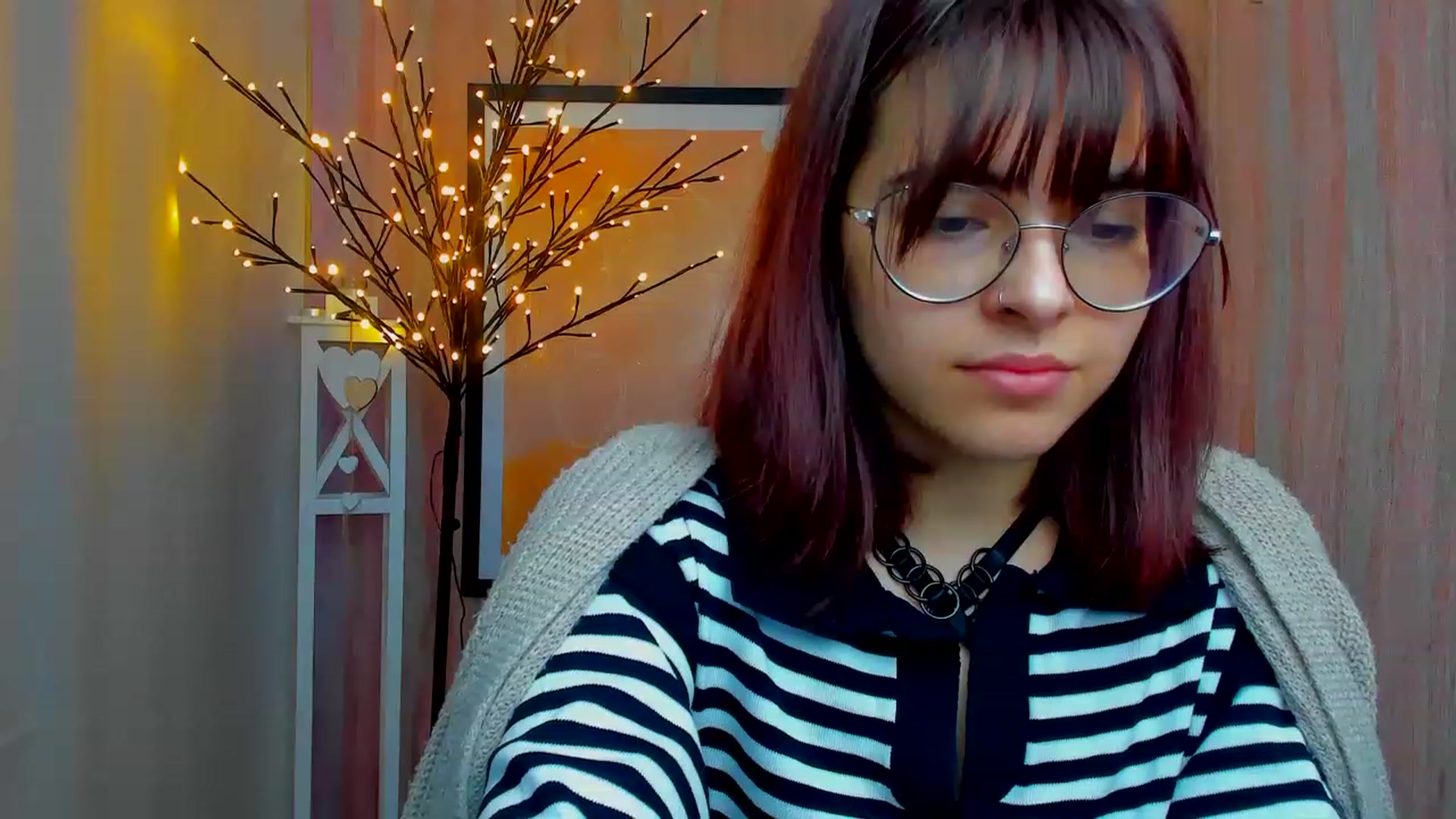 Gallery image thumbnail from MillaGold's myfreecams stream on, 12/24/2022, 10:32 image 7 of 20