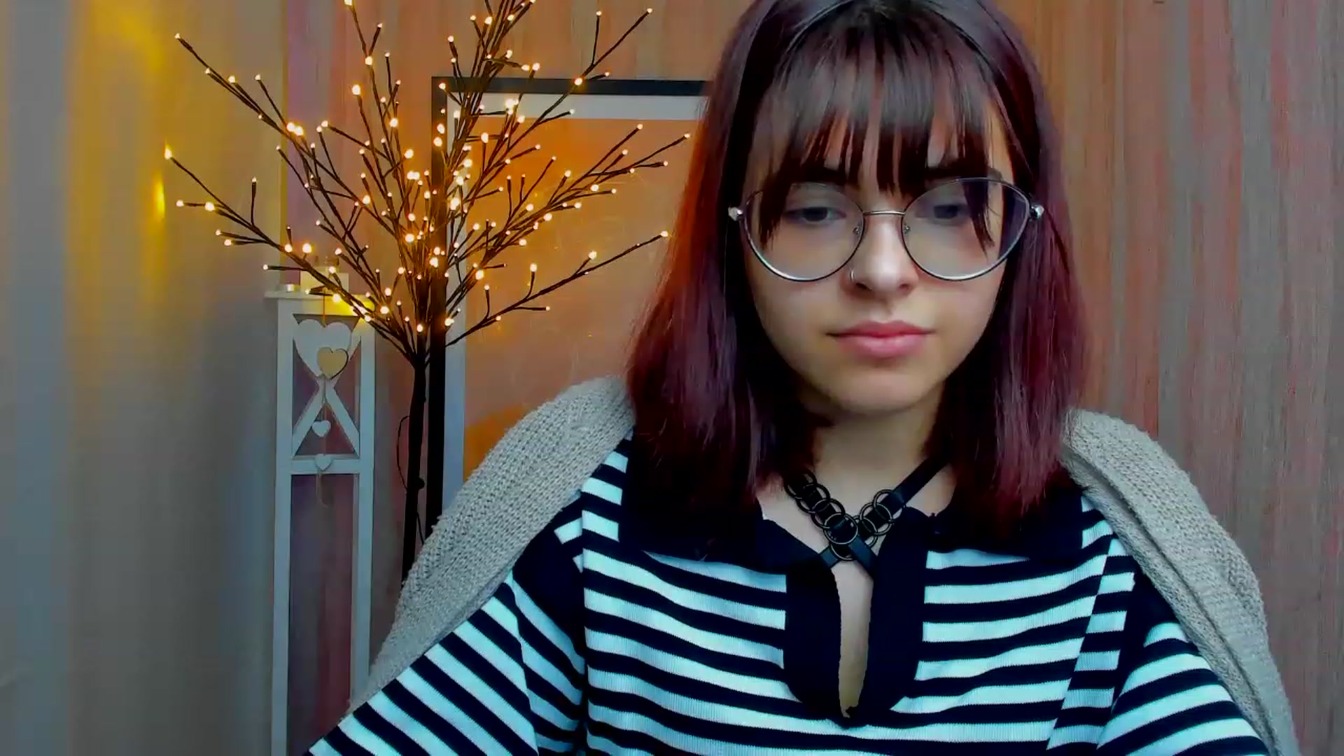 Gallery image thumbnail from MillaGold's myfreecams stream on, 12/24/2022, 10:32 image 4 of 20