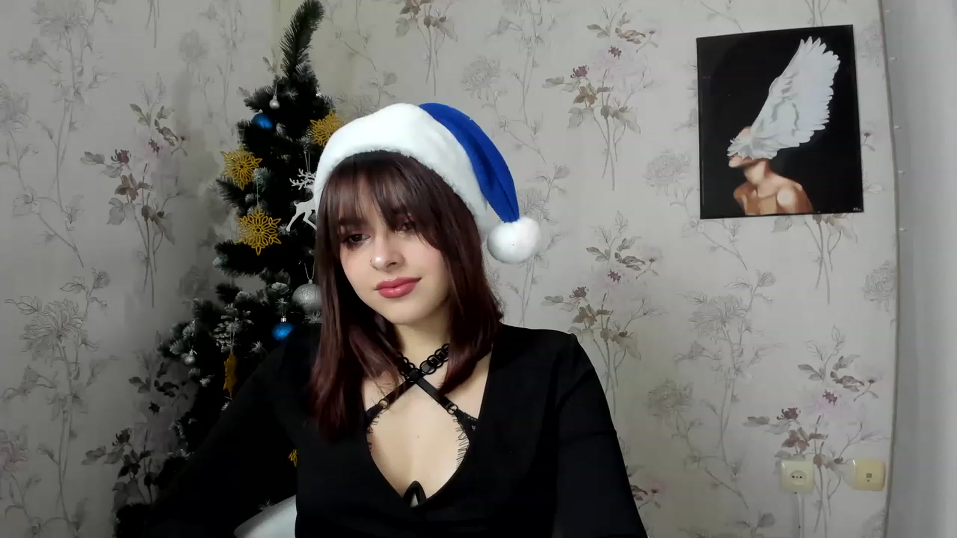 Gallery image thumbnail from MillaGold's myfreecams stream on, 12/25/2022, 15:08 image 5 of 20