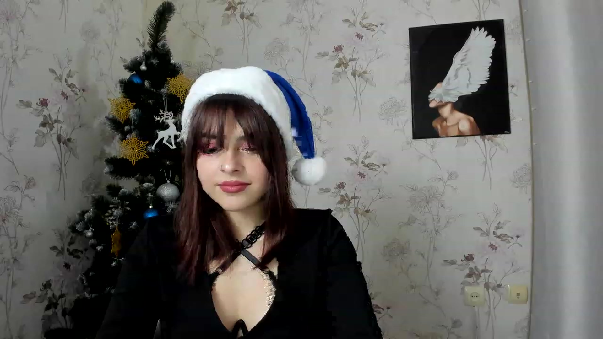 Gallery image thumbnail from MillaGold's myfreecams stream on, 12/25/2022, 15:08 image 19 of 20