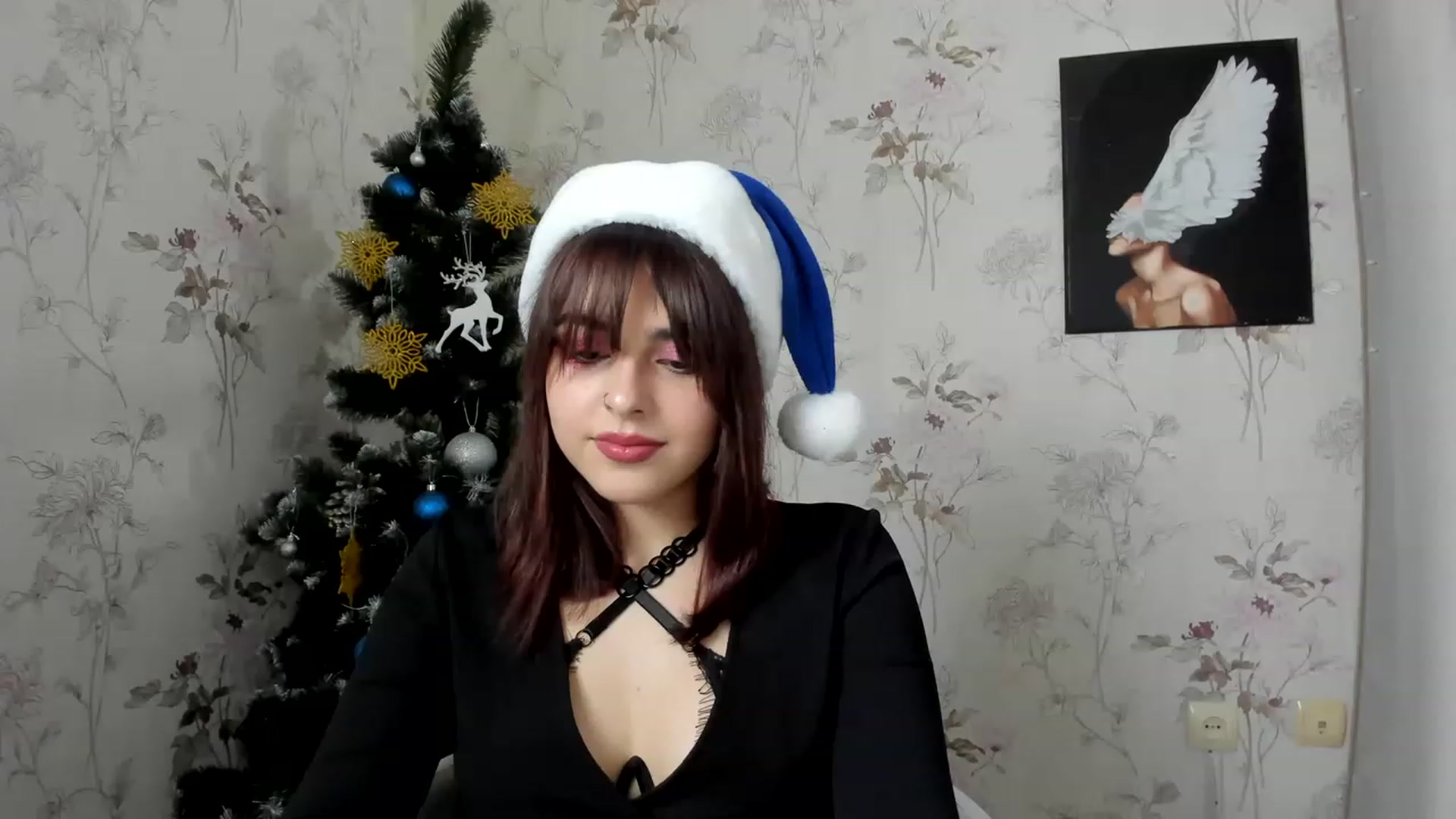 Gallery image thumbnail from MillaGold's myfreecams stream on, 12/25/2022, 15:08 image 17 of 20