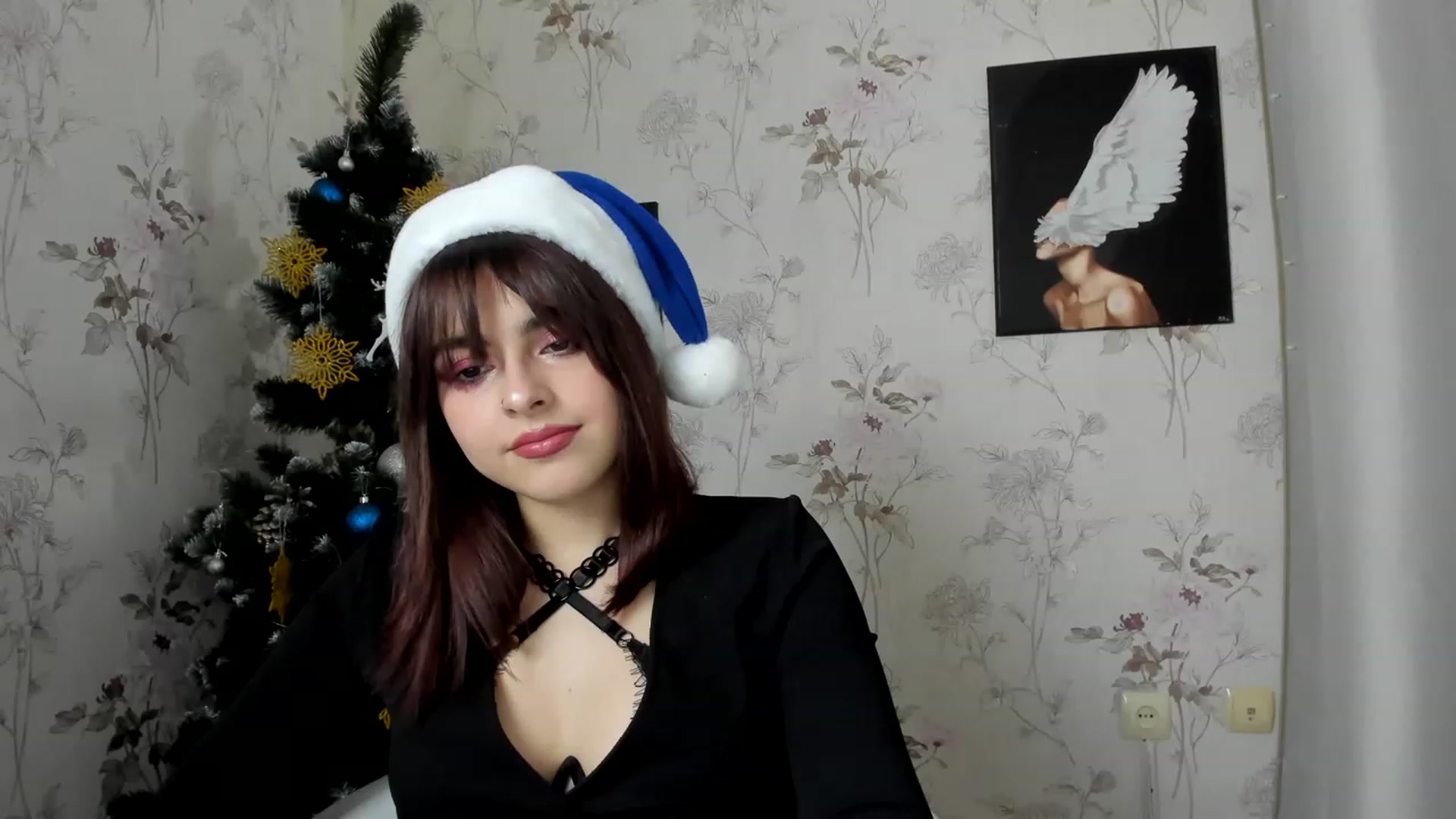 Gallery image thumbnail from MillaGold's myfreecams stream on, 12/25/2022, 15:08 image 18 of 20